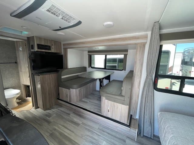 2022 Winnebago 2022 Winnebago Micro Minnie FLX - thumbnail 5