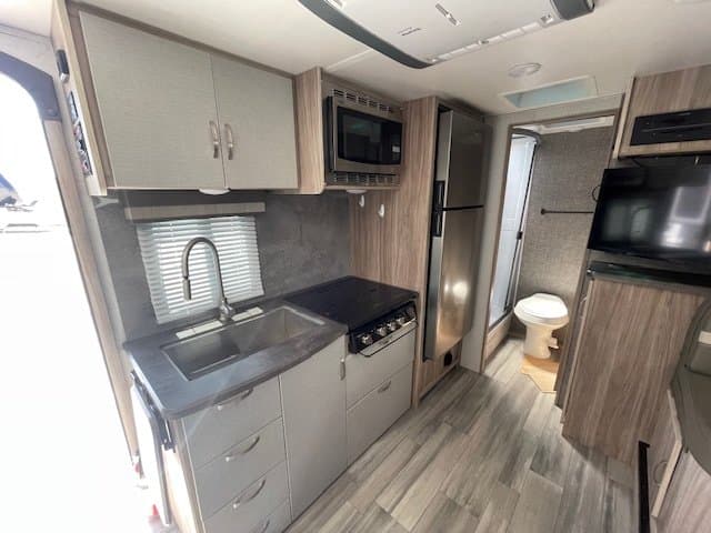 2022 Winnebago 2022 Winnebago Micro Minnie FLX - thumbnail 6