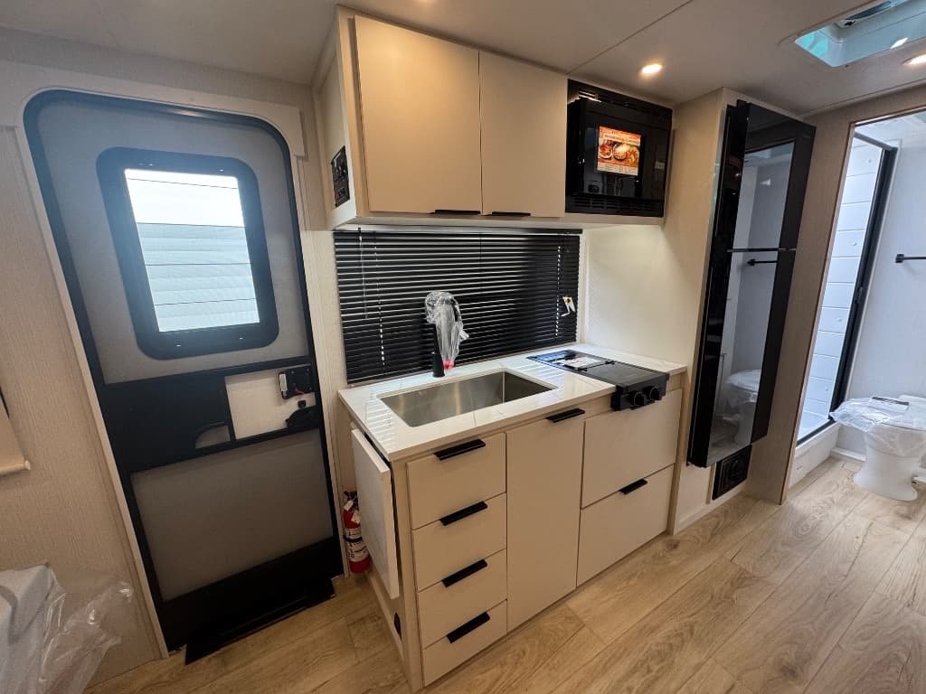 2026 Winnebago 2026 Winnebago Micro Minnie - thumbnail 14