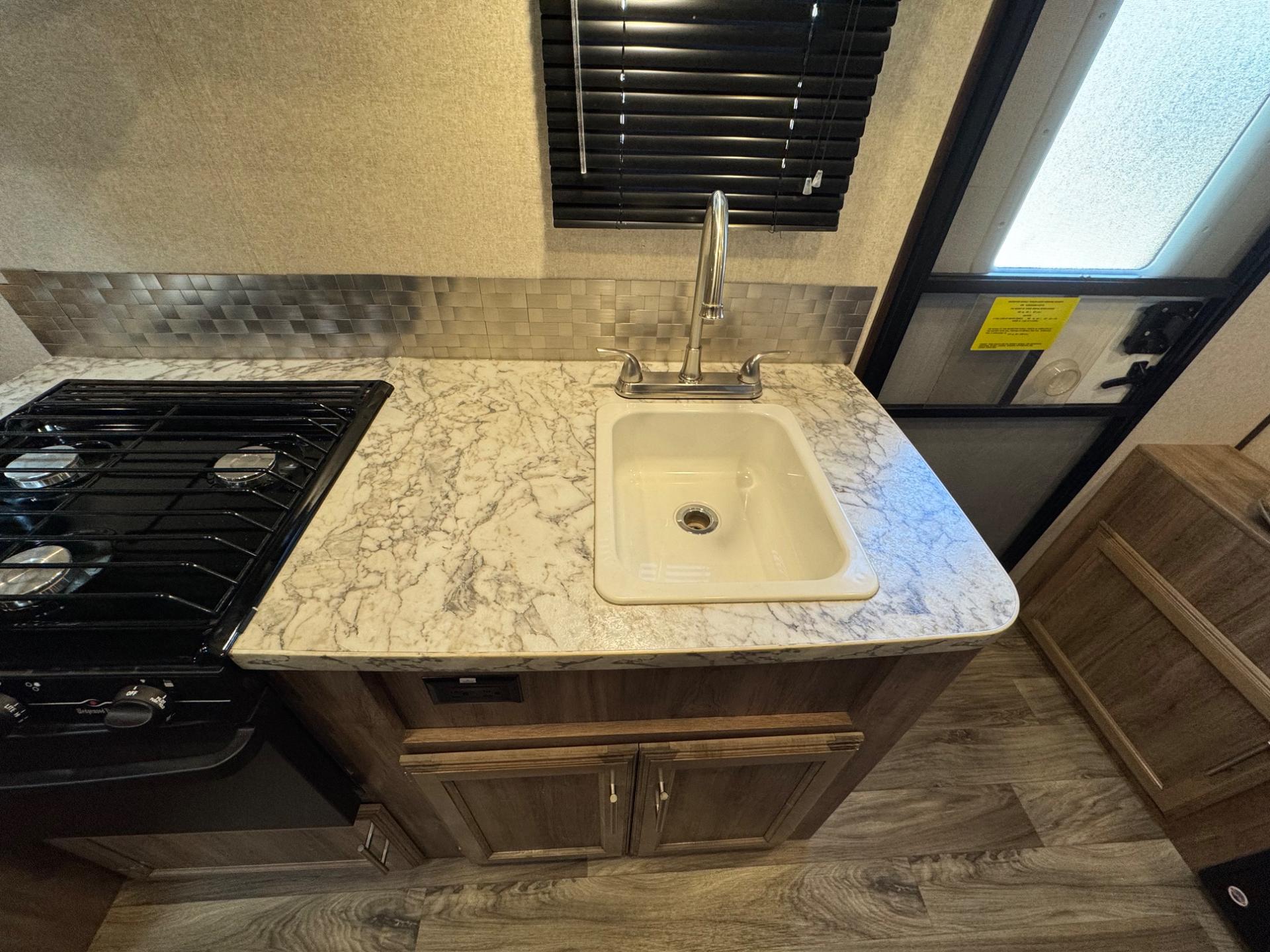 2018 Jayco 2018 Jayco Jay Feather - thumbnail 8