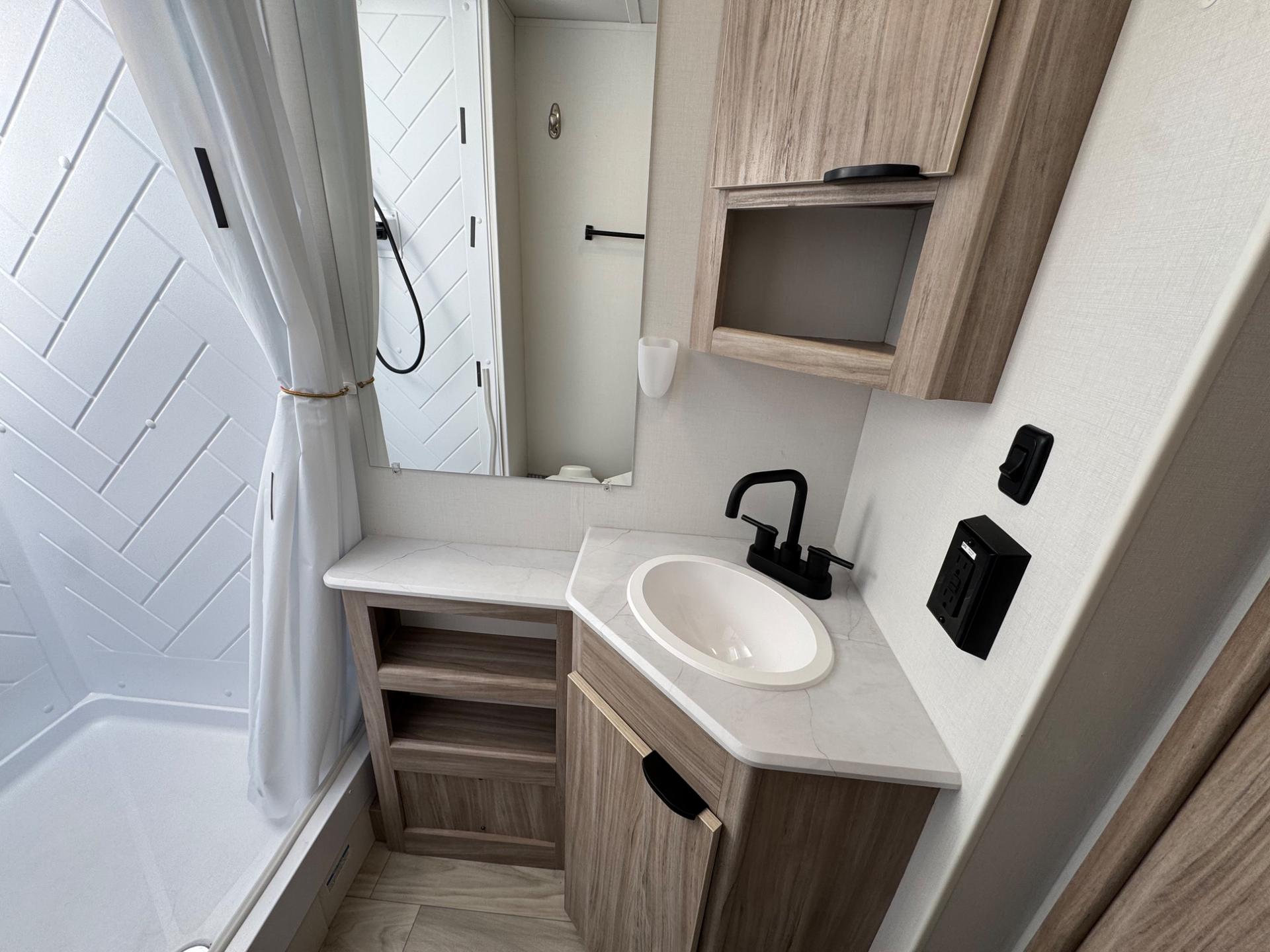 2024 Winnebago 2024 Winnebago Access - thumbnail 14