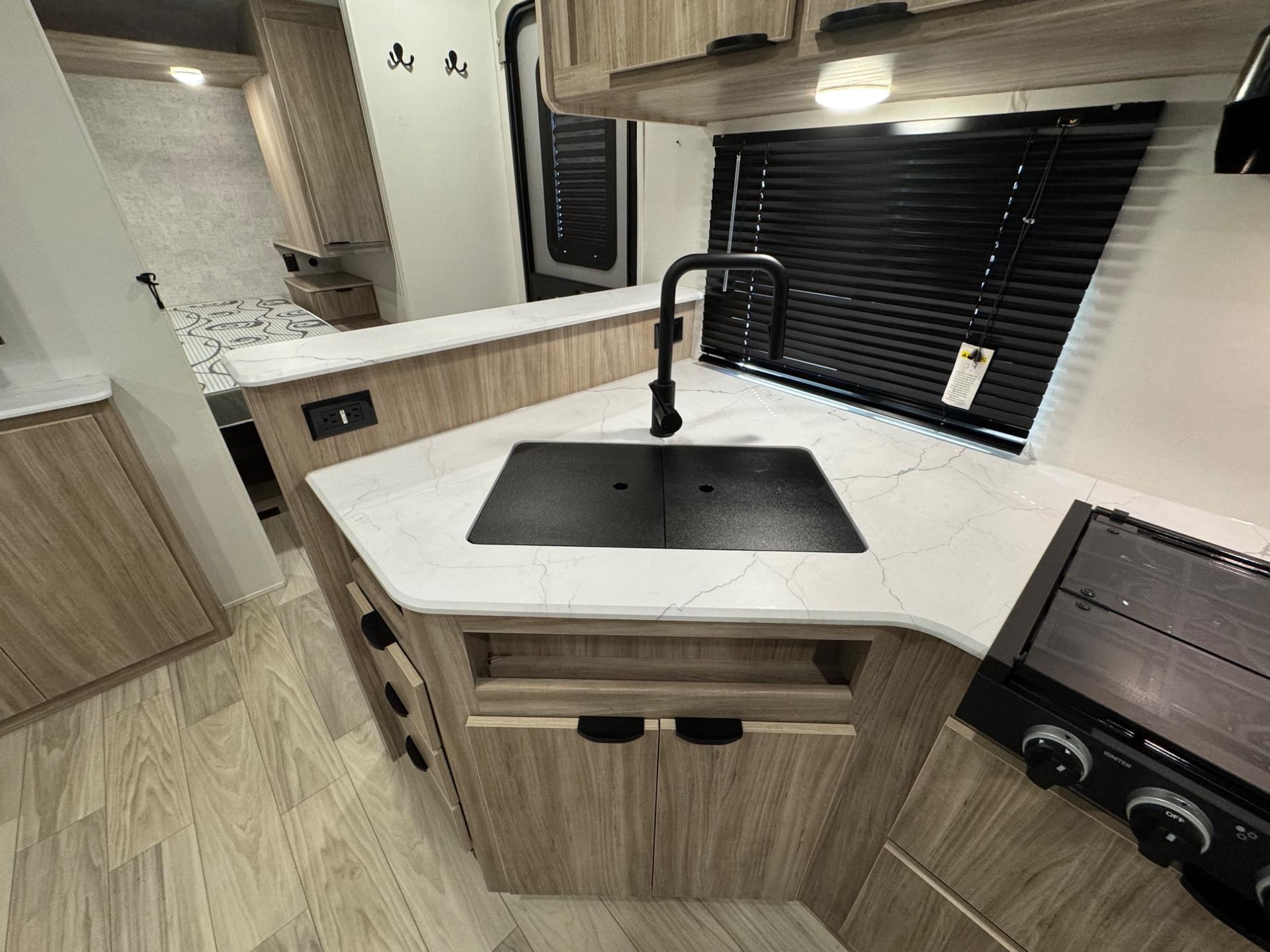 2024 Winnebago 2024 Winnebago Access - thumbnail 23