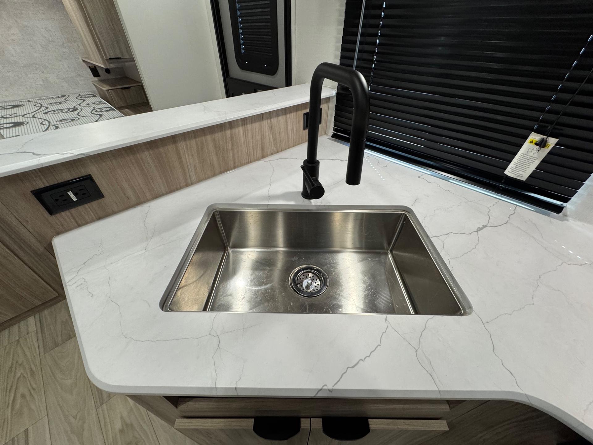 2024 Winnebago 2024 Winnebago Access - thumbnail 24