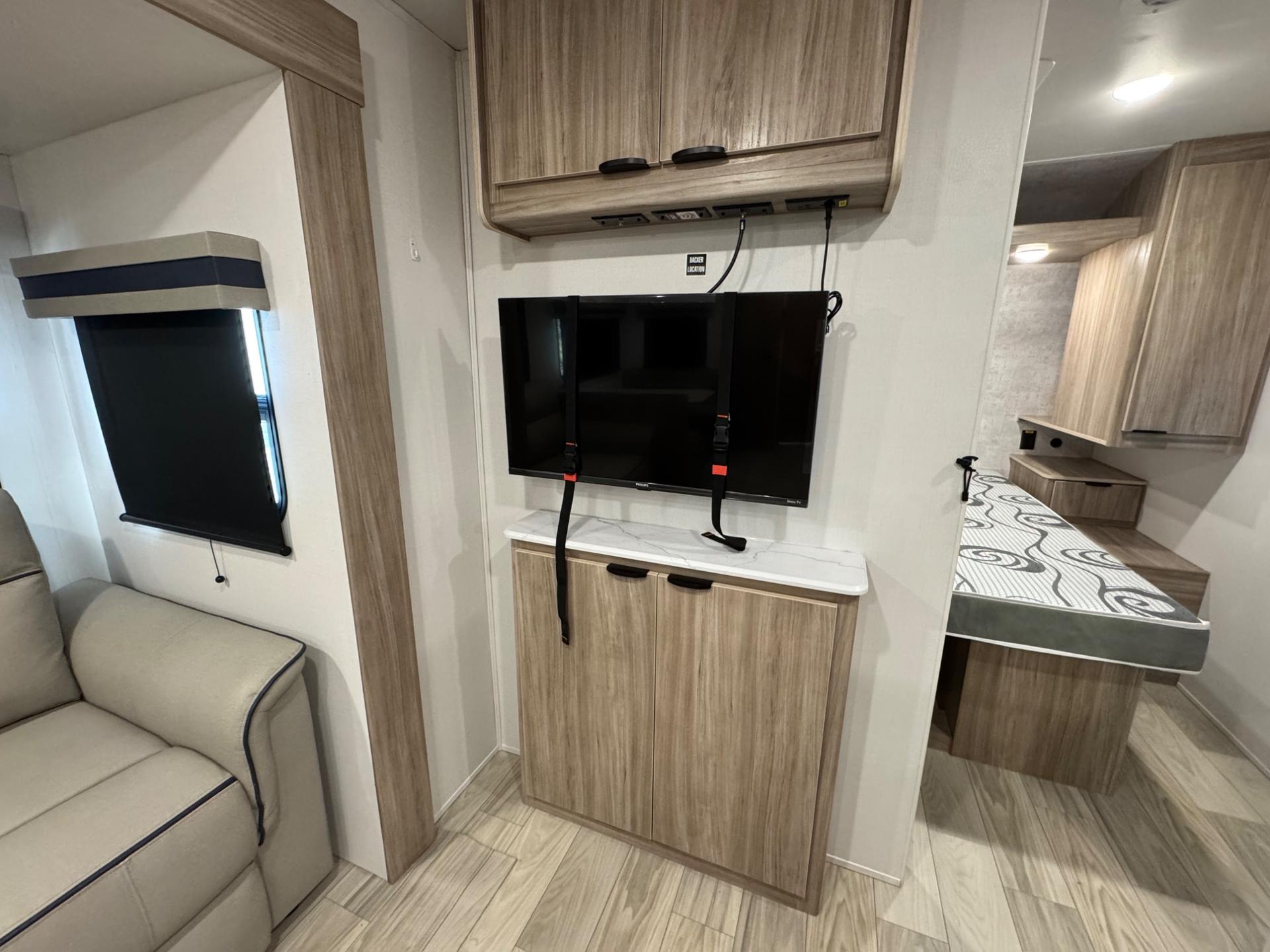 2024 Winnebago 2024 Winnebago Access - thumbnail 25