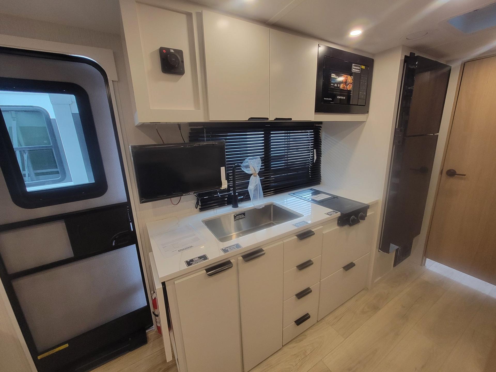 2026 Winnebago 2026 Winnebago Micro Minnie - thumbnail 16