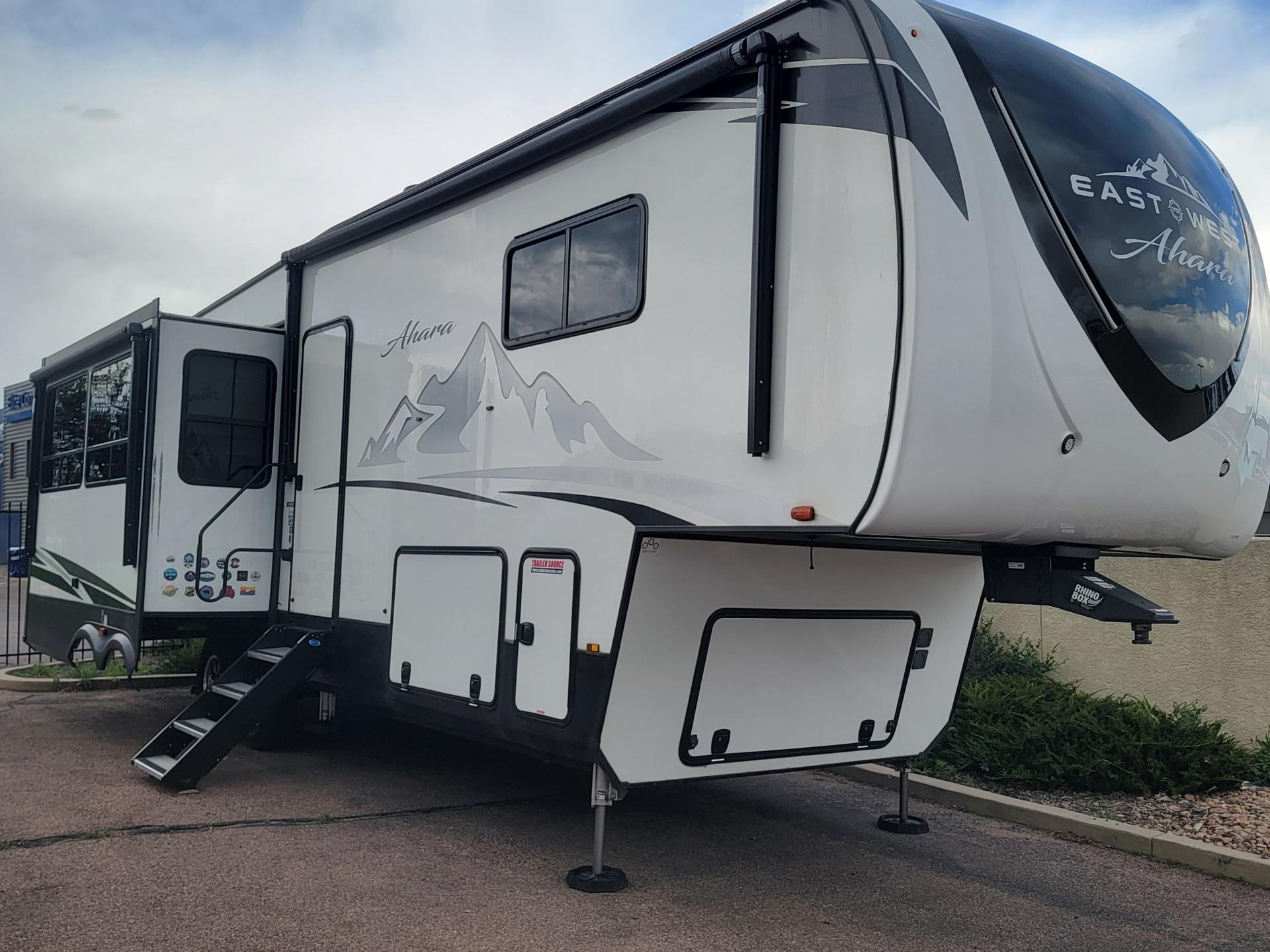 2022 Forest River East to West Ahara 325RL