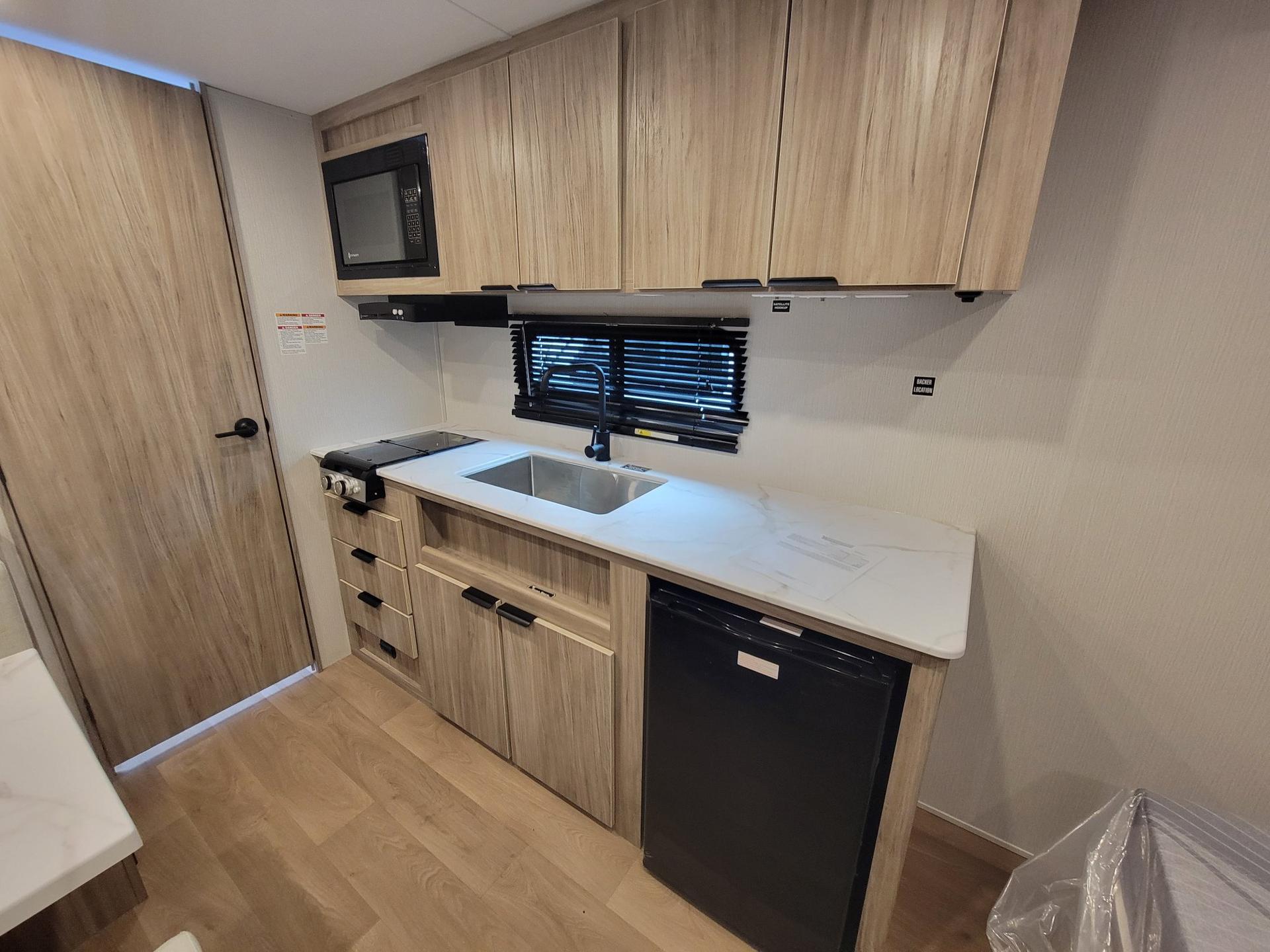 2026 Winnebago 2026 Winnebago Access - thumbnail 12