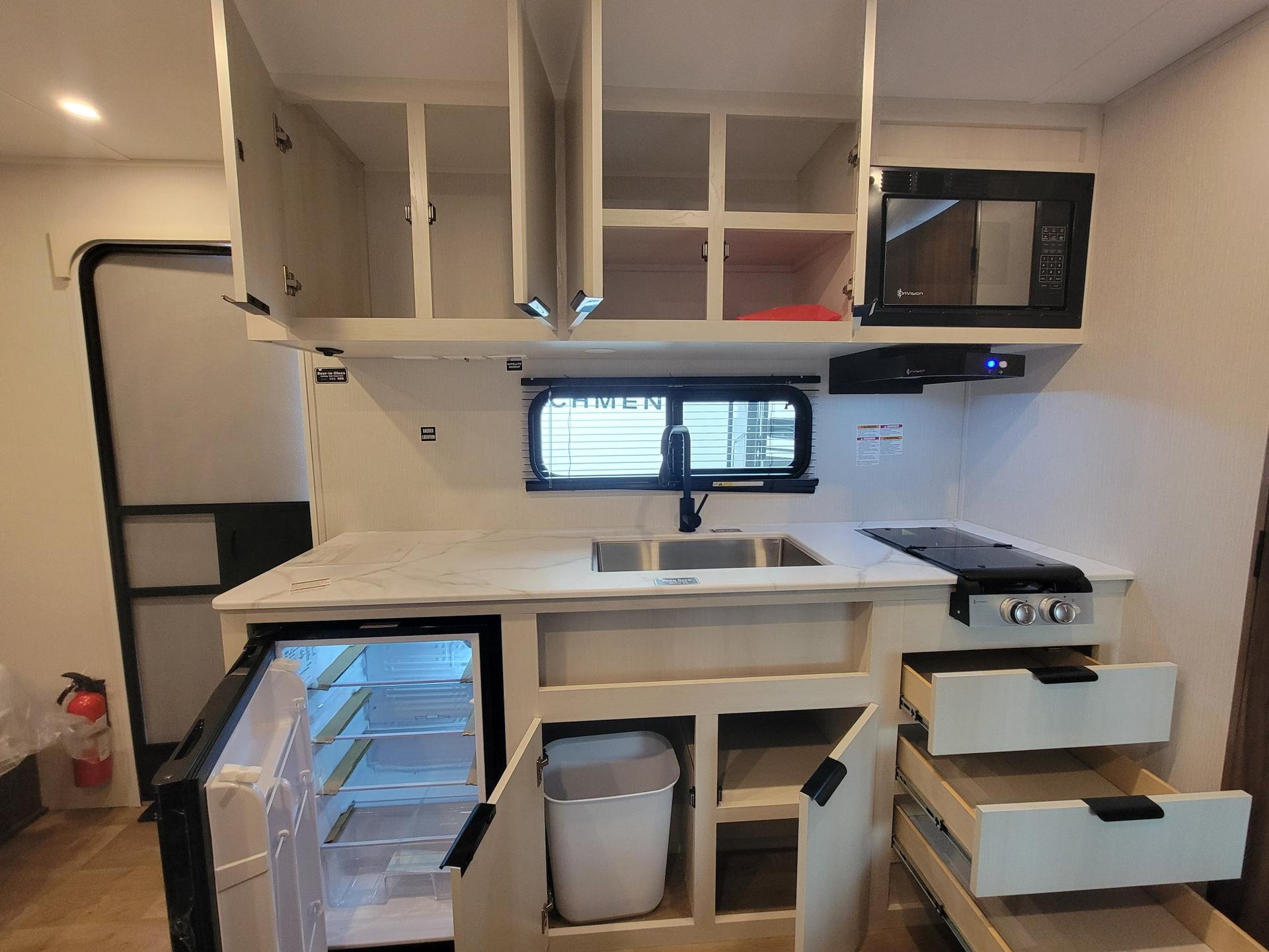 2026 Winnebago 2026 Winnebago Access - thumbnail 18
