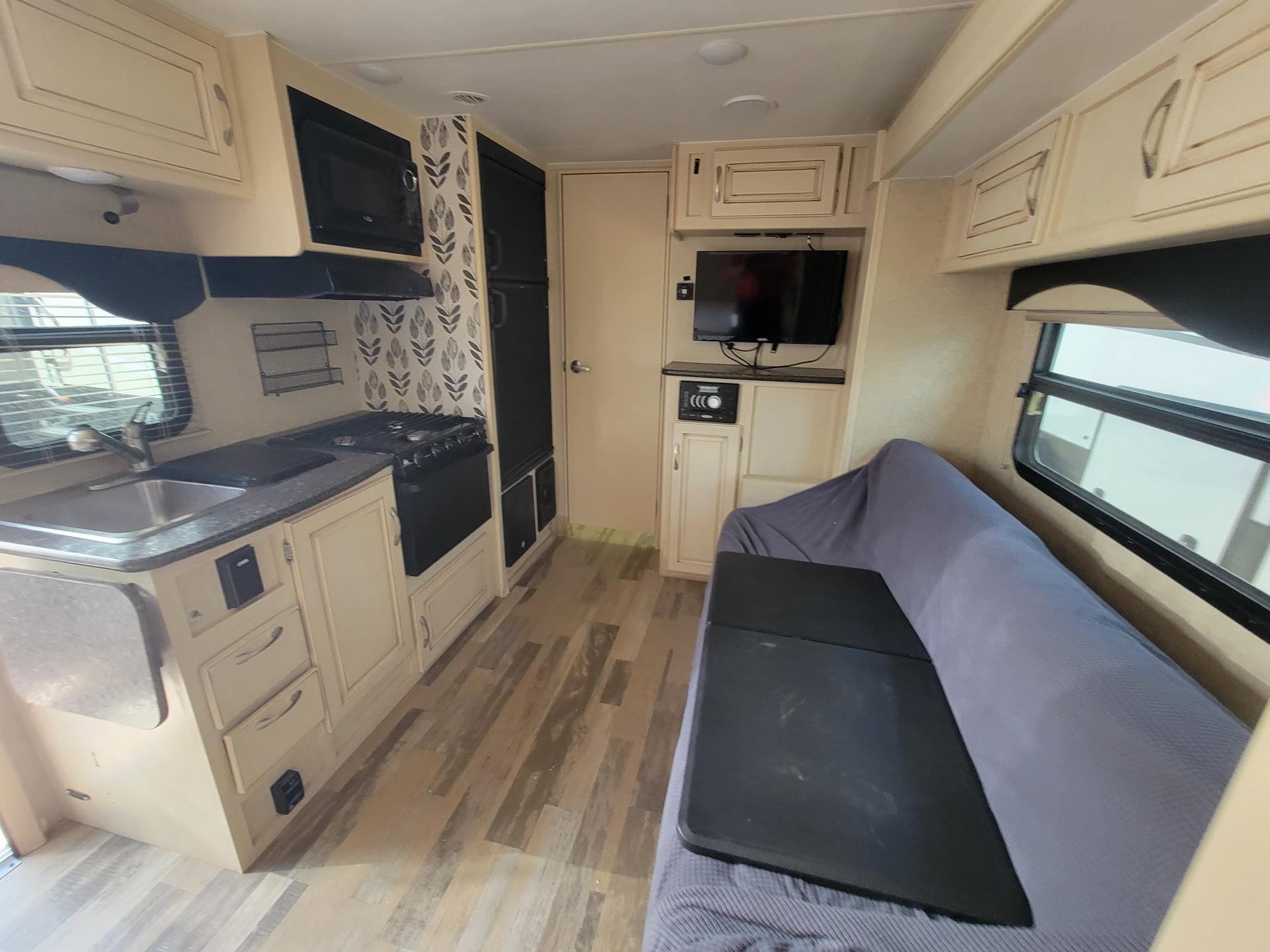 2016 Winnebago 2016 Winnebago Micro Minnie - thumbnail 11