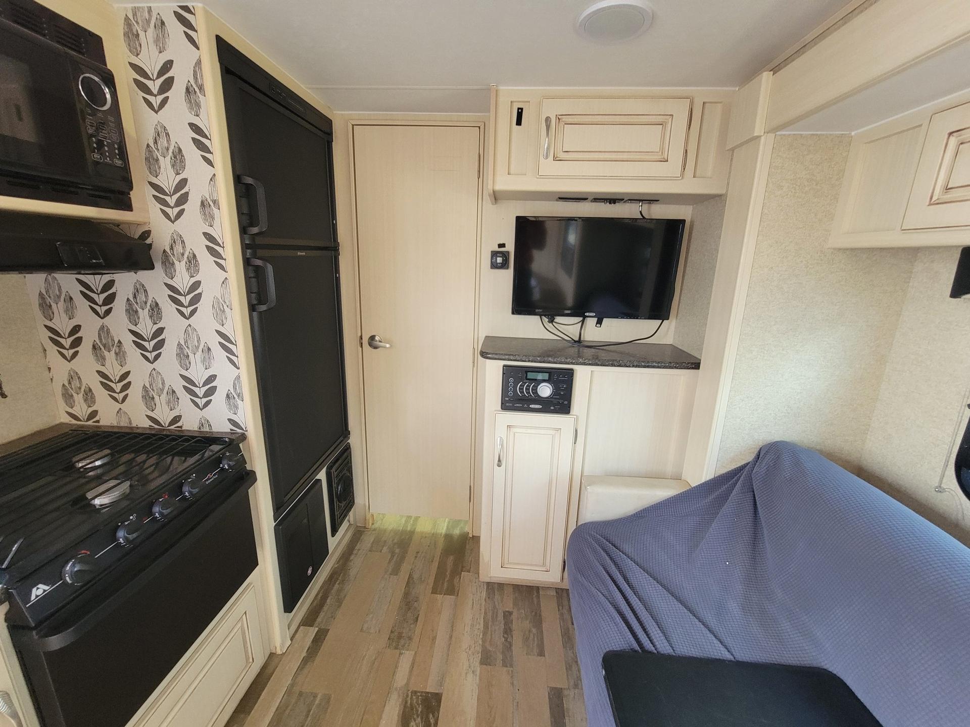 2016 Winnebago 2016 Winnebago Micro Minnie - thumbnail 13