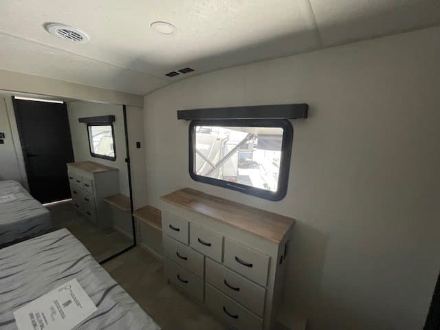 2027 Forest River 2027 Forest River Chaparral - thumbnail 14