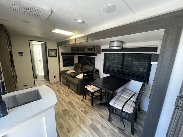2023 VENTURE RV 2023 VENTURE RV SPORTTREK - thumbnail 3
