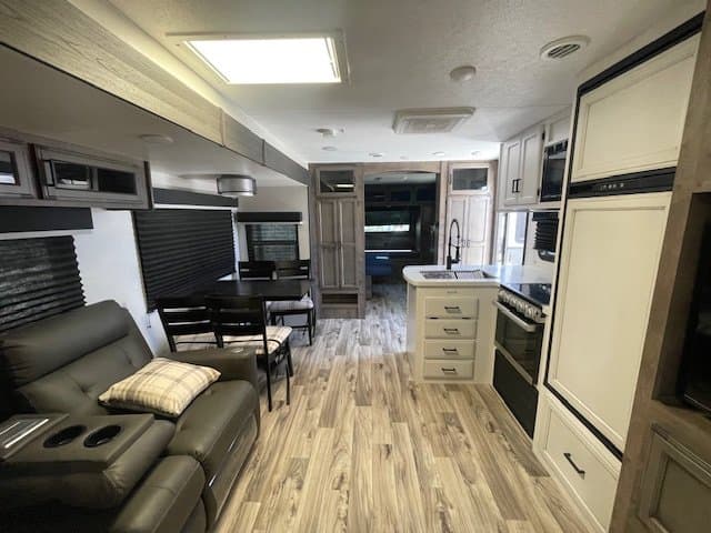 2023 VENTURE RV 2023 VENTURE RV SPORTTREK - thumbnail 10
