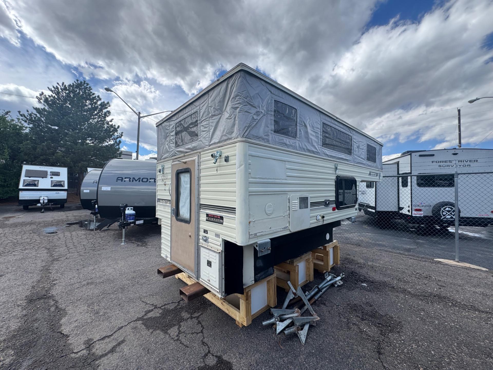 1993 Lite-Craft 1993 Lite-Craft Truck Camper - thumbnail 4