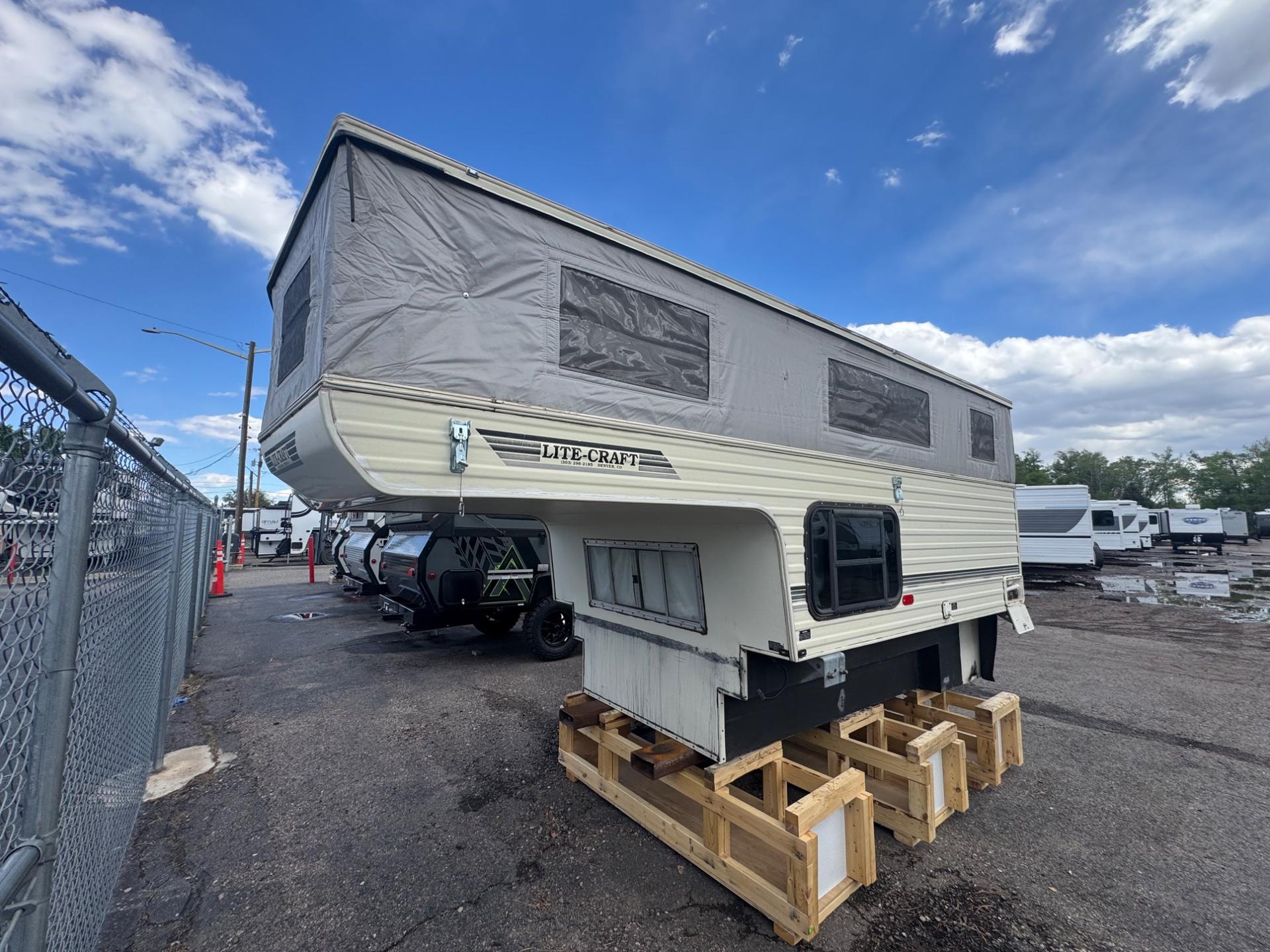 1993 Lite-Craft 1993 Lite-Craft Truck Camper - thumbnail 2