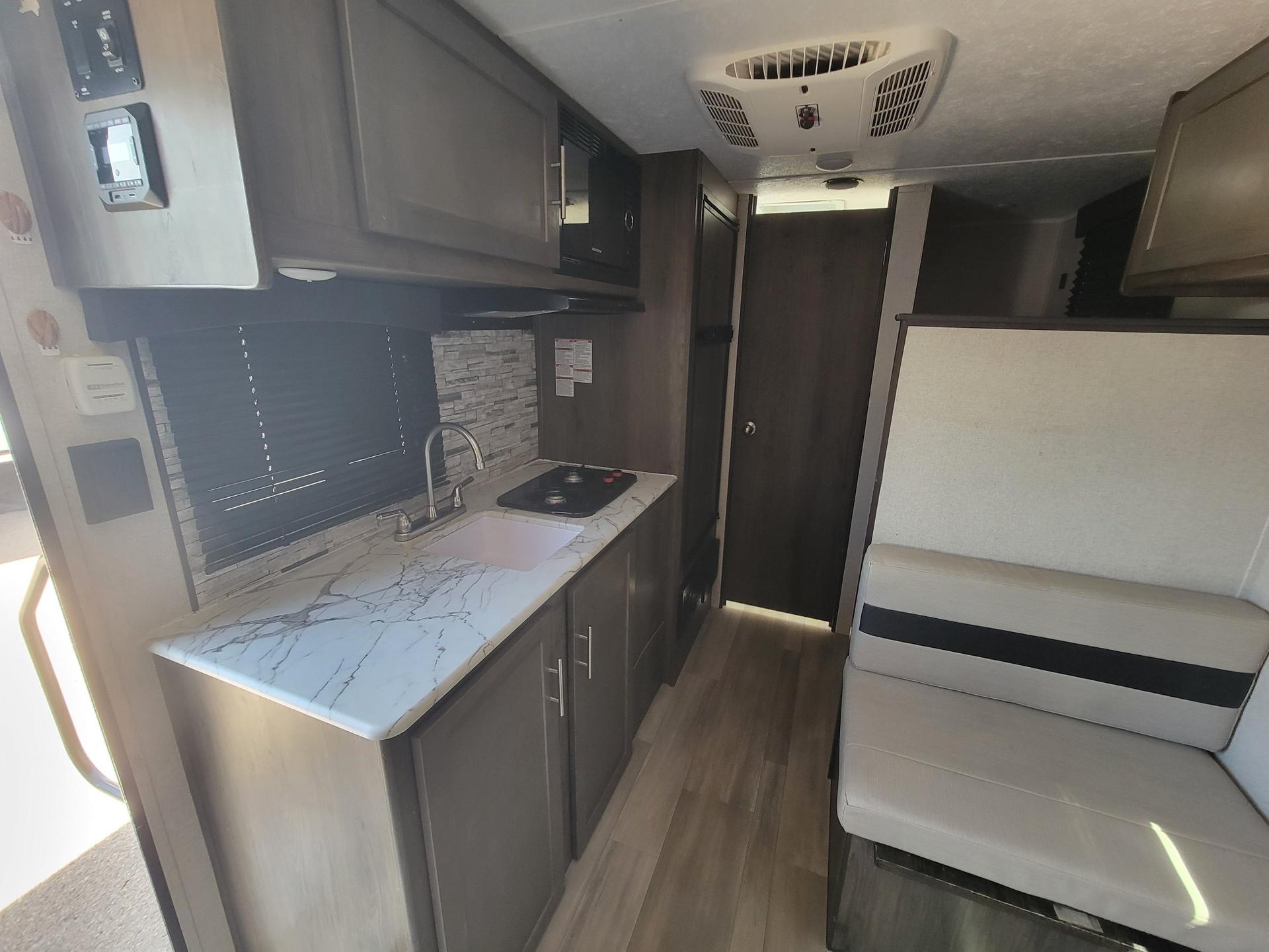 2021 Coachmen 2021 Coachmen Clipper - thumbnail 11