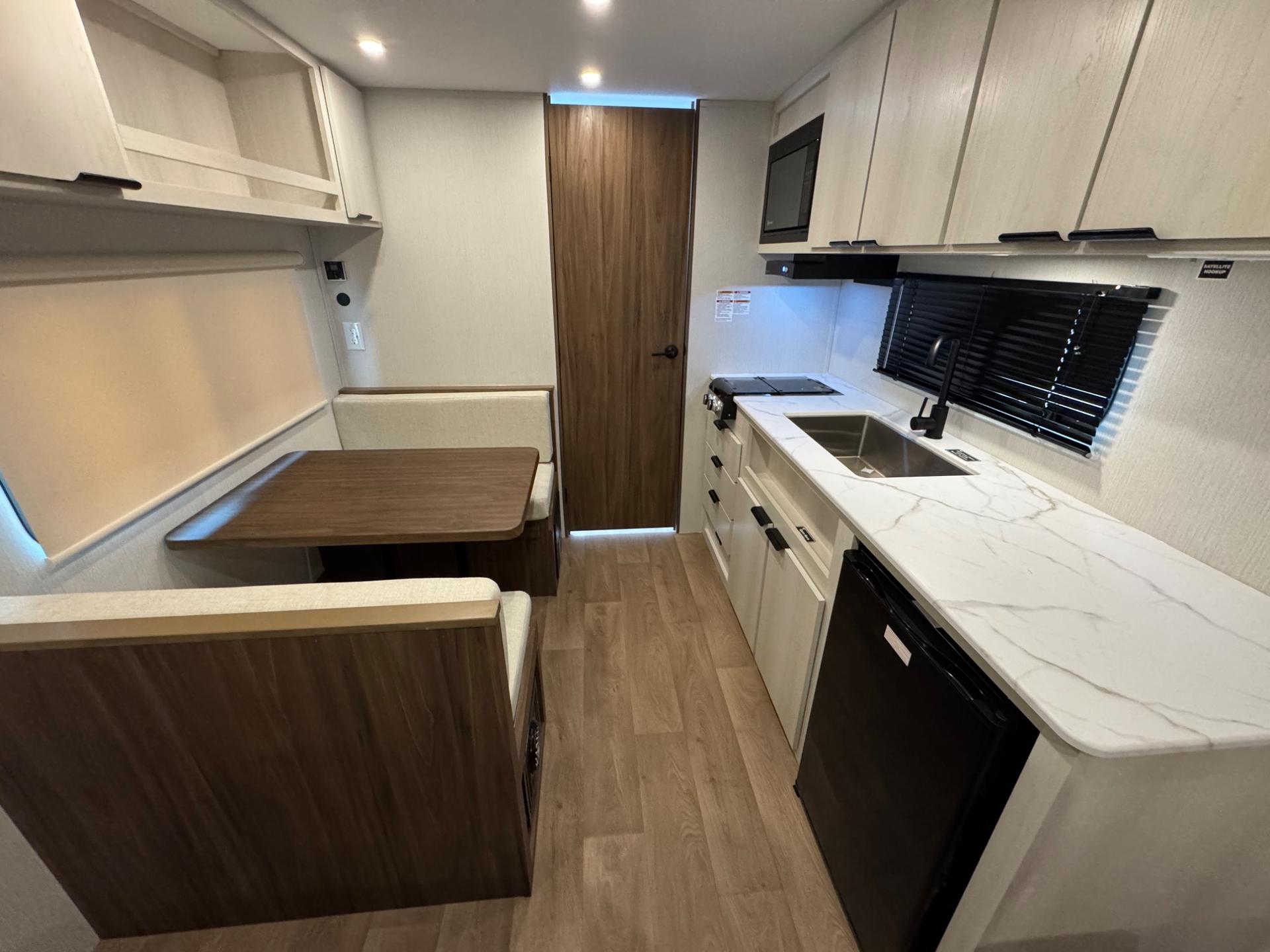 2026 Winnebago 2026 Winnebago Access - thumbnail 6