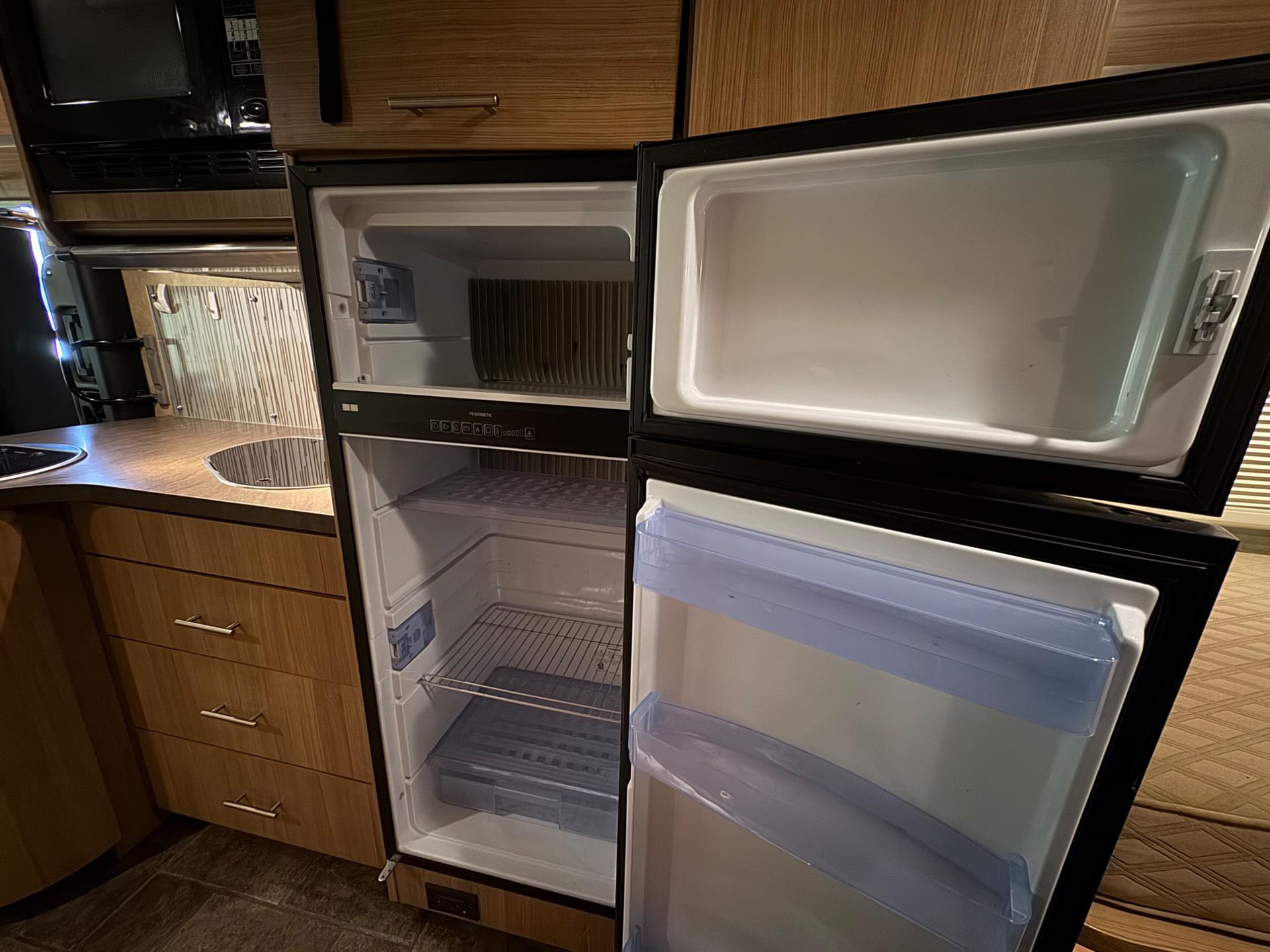 2013 Winnebago 2013 Winnebago Itasca Reyo - thumbnail 12