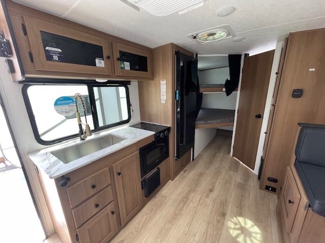 2026 Coachmen 2026 Coachmen Apex Nano - thumbnail 7