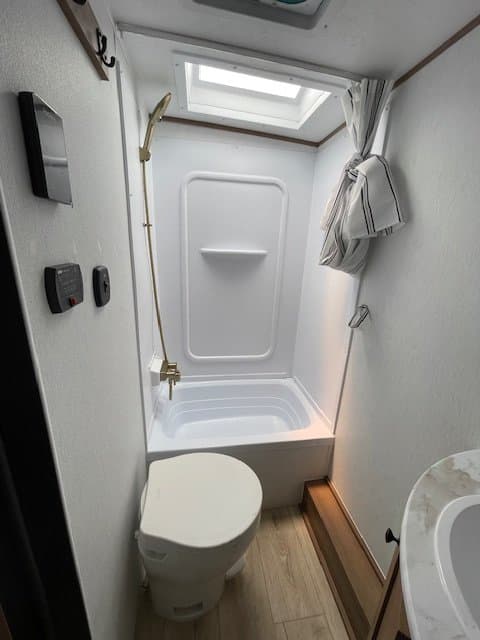 2026 Coachmen 2026 Coachmen Apex Nano - thumbnail 9