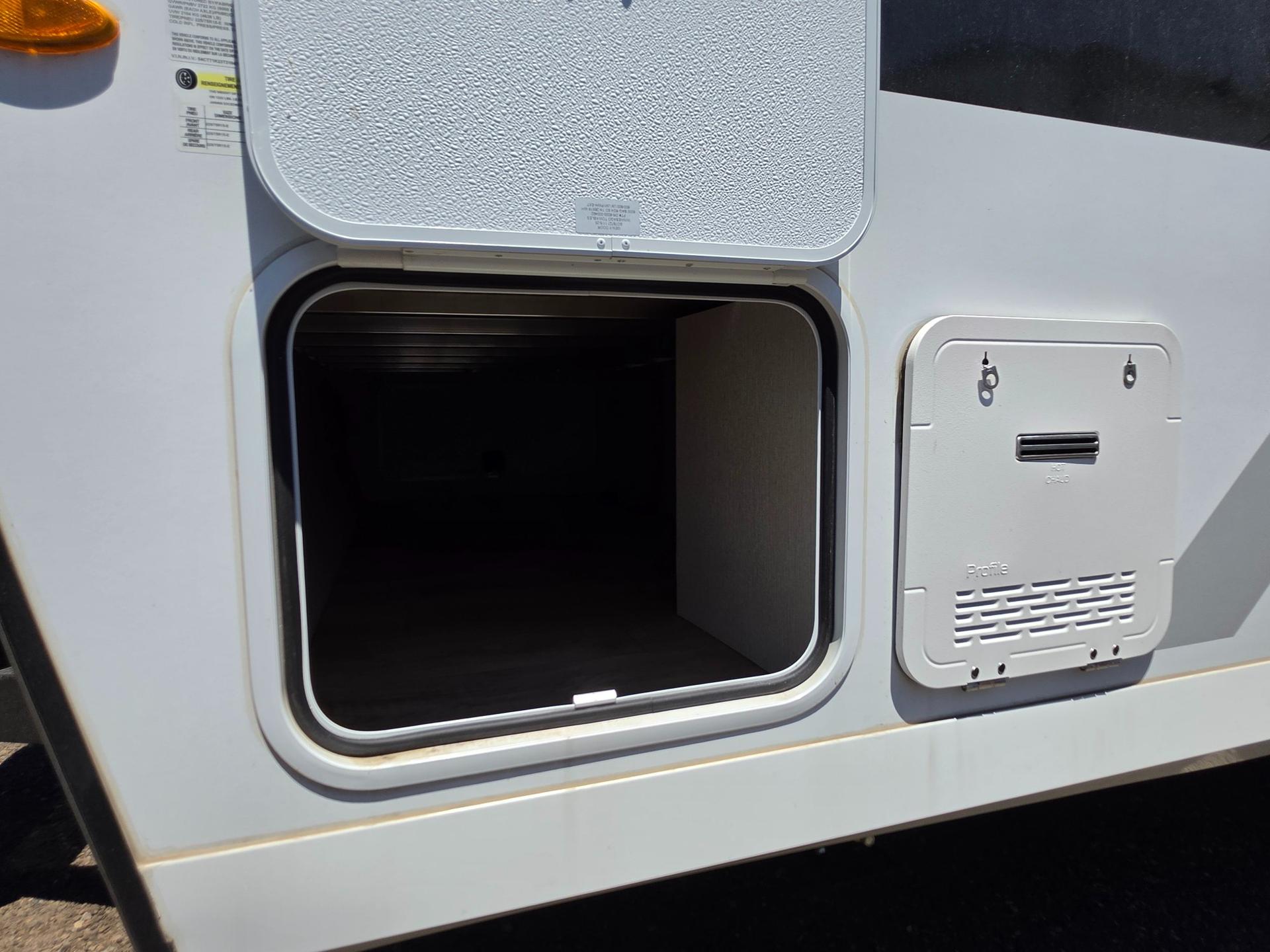 2026 Winnebago 2026 Winnebago Thrive - thumbnail 9