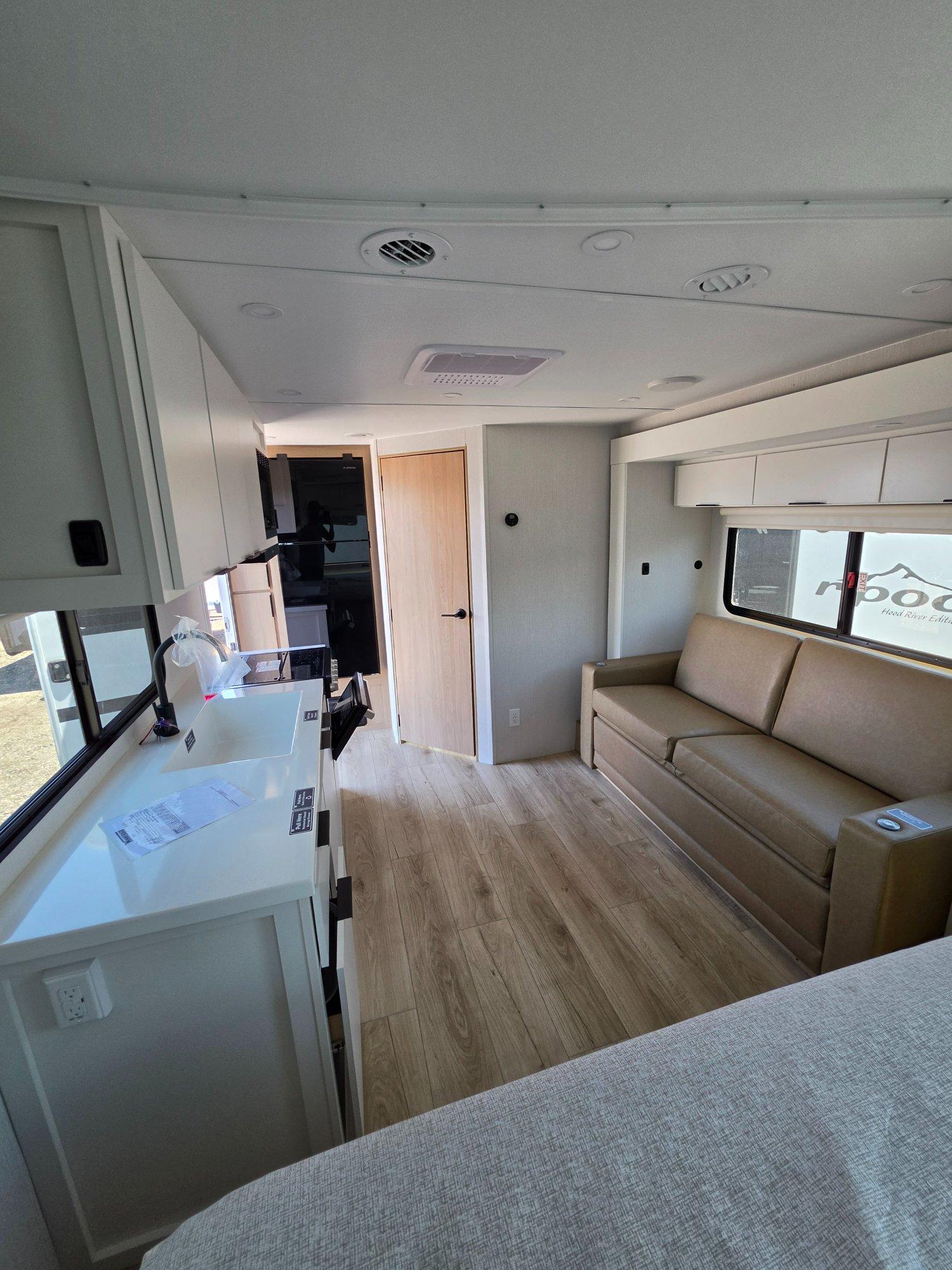2026 Winnebago 2026 Winnebago Thrive - thumbnail 22