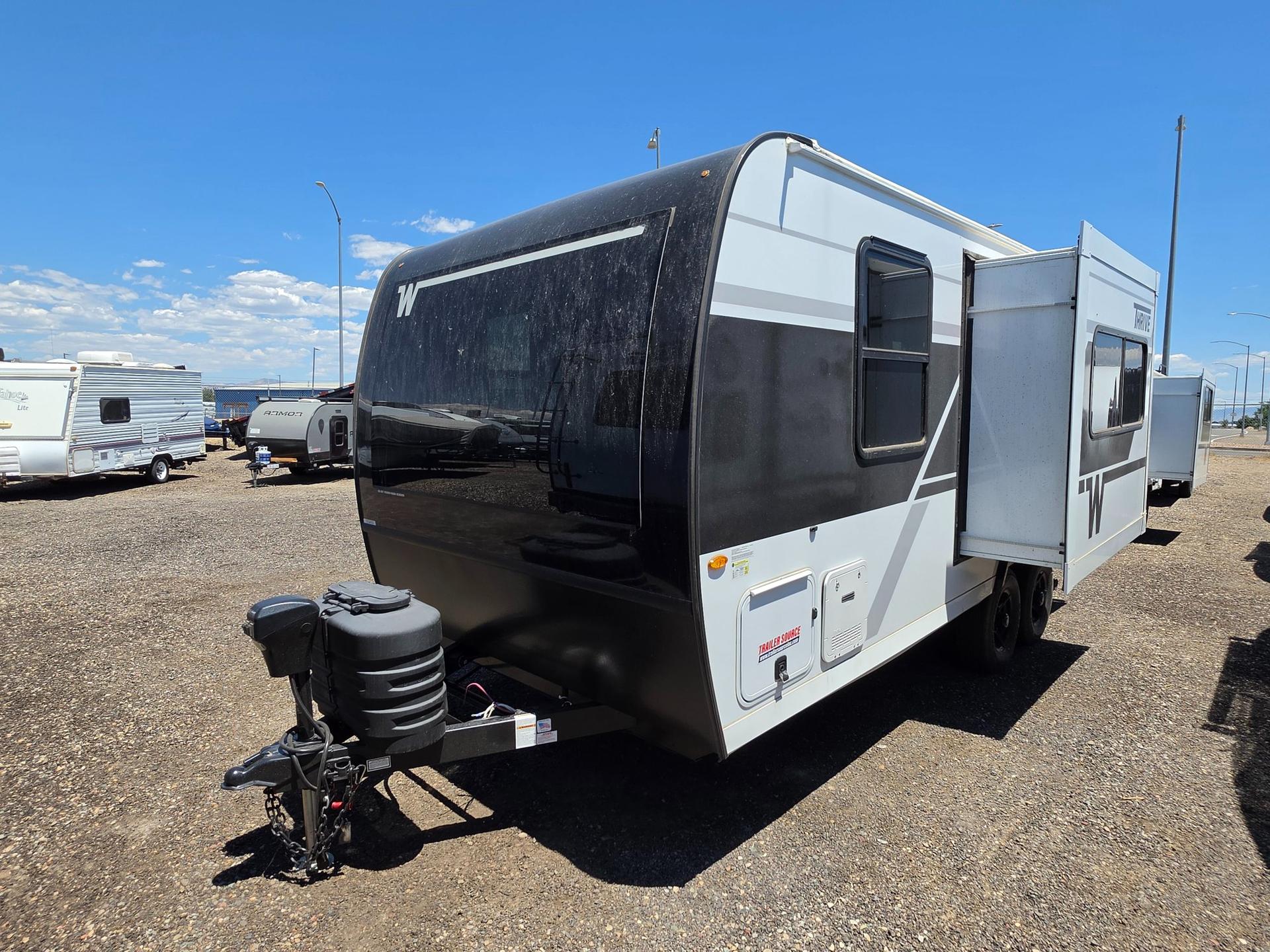 2026 Winnebago 2026 Winnebago Thrive - thumbnail 3