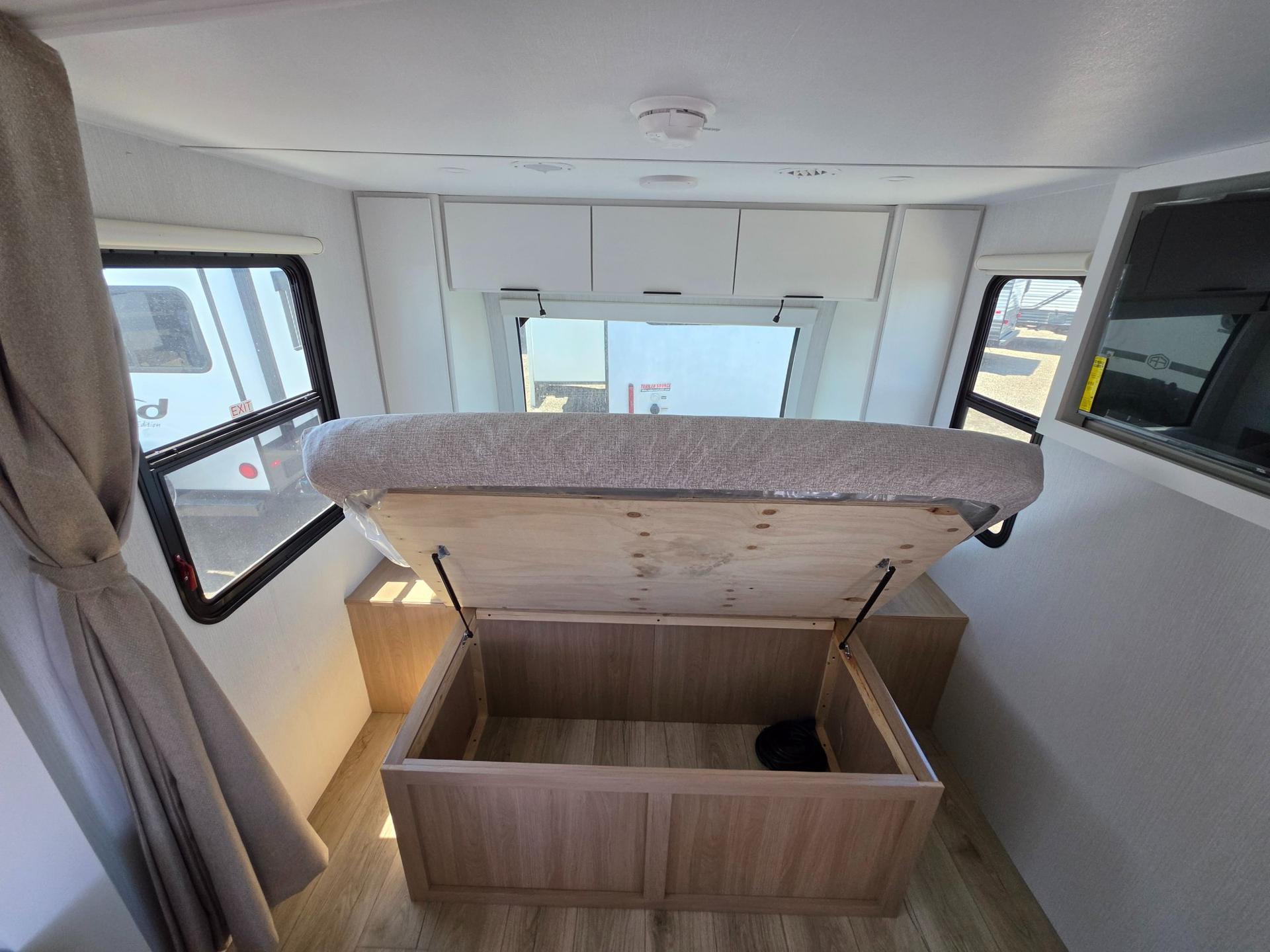 2026 Winnebago 2026 Winnebago Thrive - thumbnail 20