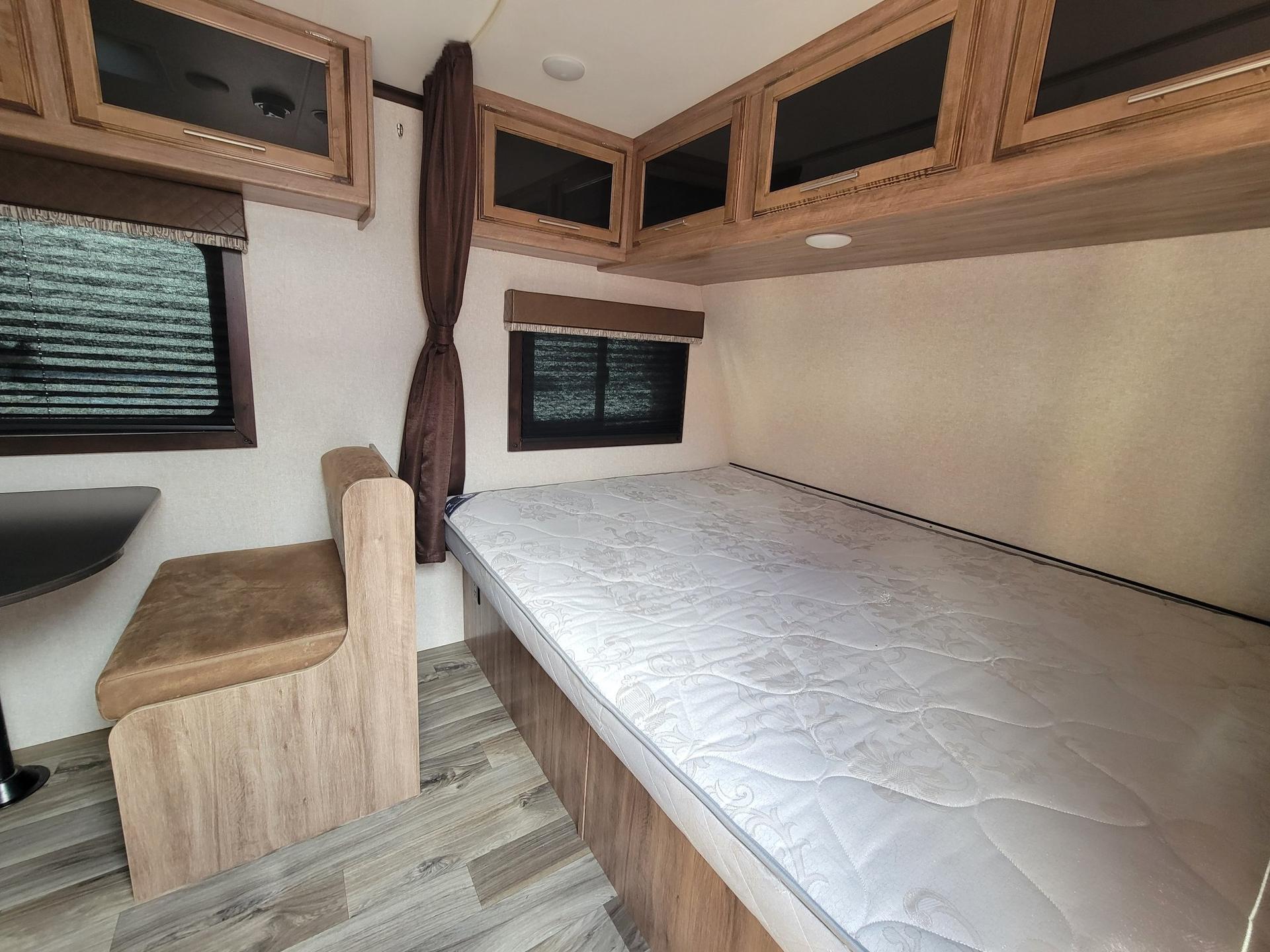 2018 Jayco 2018 Jayco Jay Feather - thumbnail 9