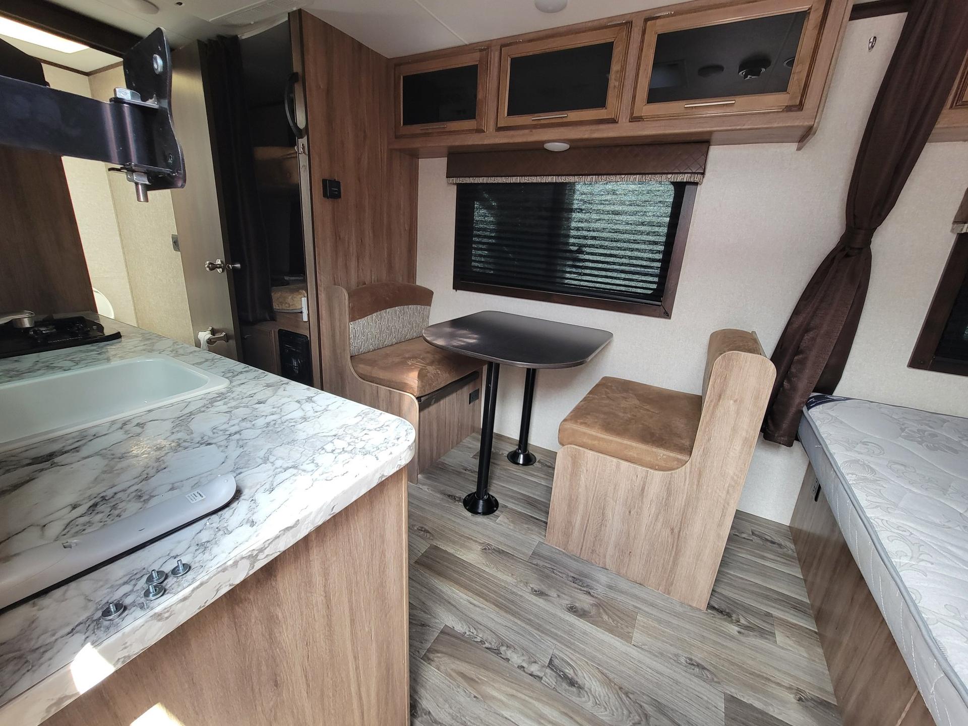 2018 Jayco 2018 Jayco Jay Feather - thumbnail 10