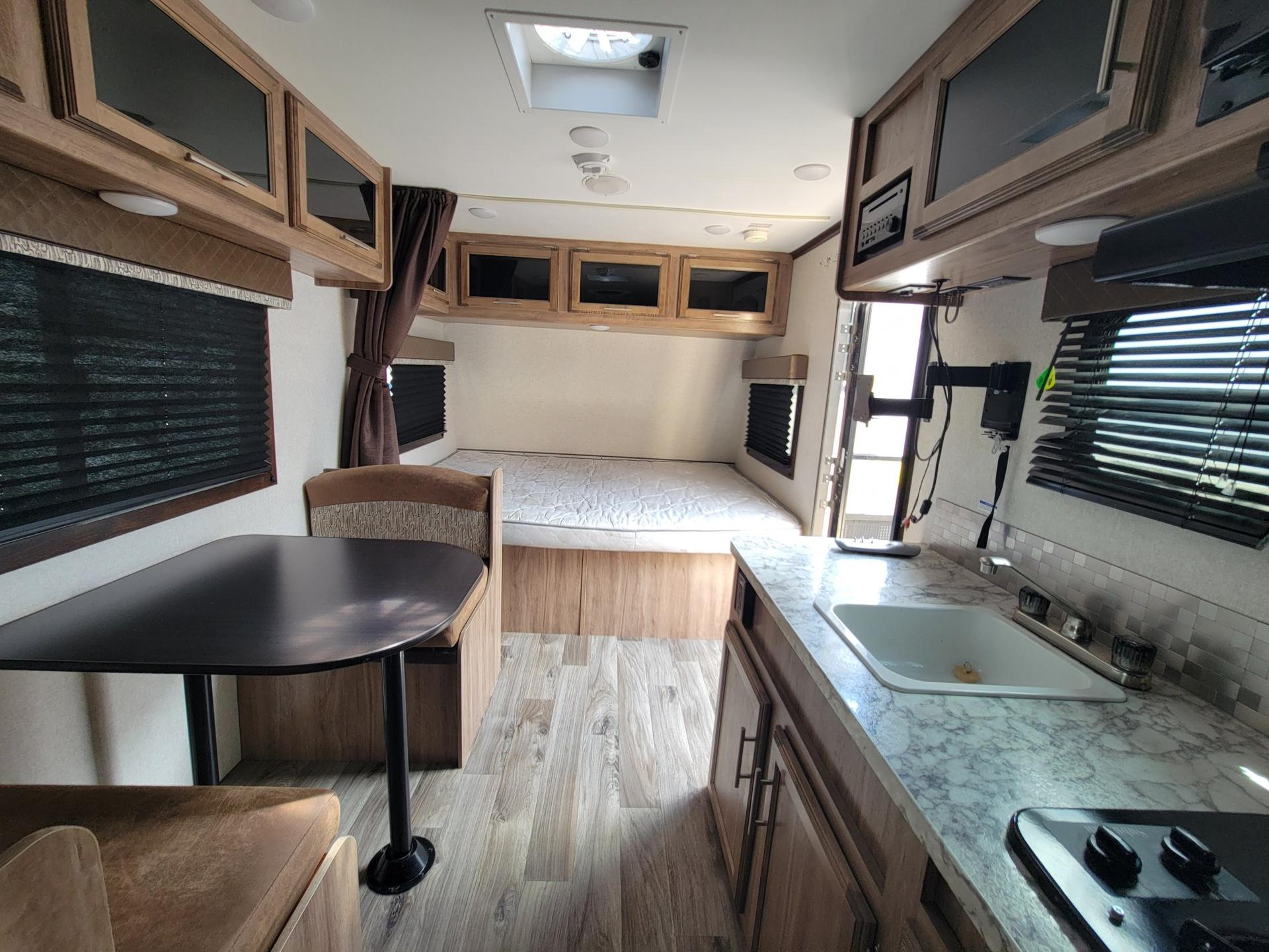 2018 Jayco 2018 Jayco Jay Feather - thumbnail 17