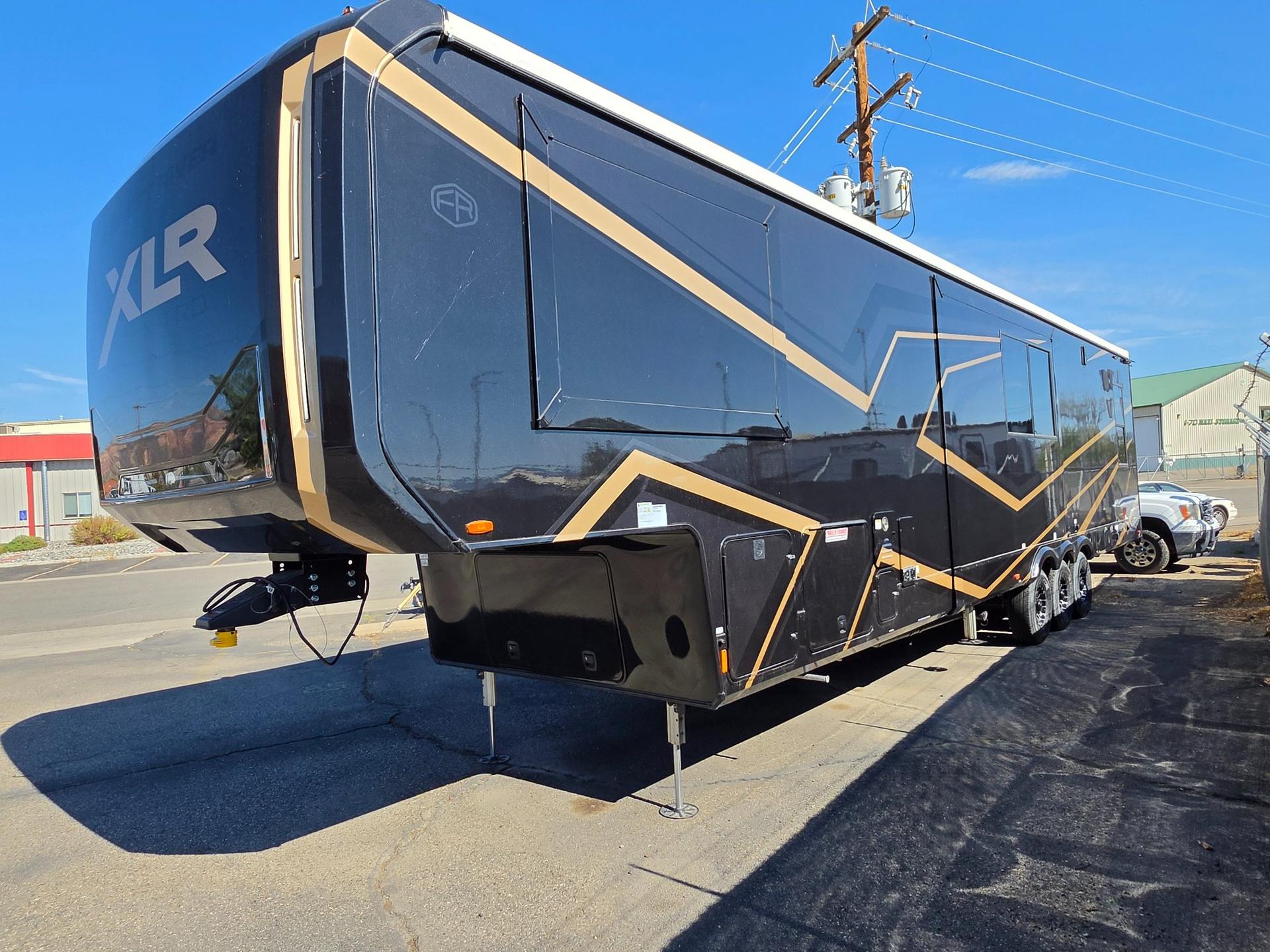 2026 Forest River 2026 Forest River Xlr Nitro Toy Hauler - thumbnail 3