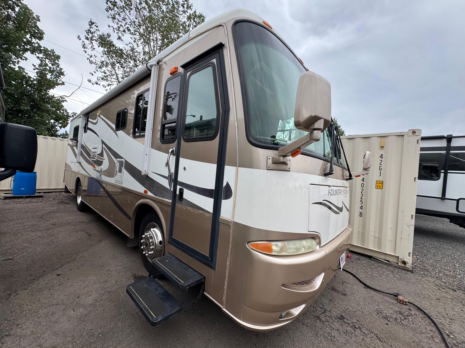 2004 Newmar Kountry Star 3353