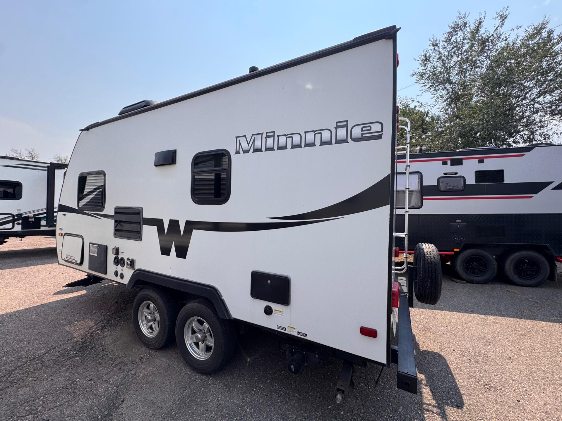 2016 Winnebago 2016 Winnebago Minnie - thumbnail 4