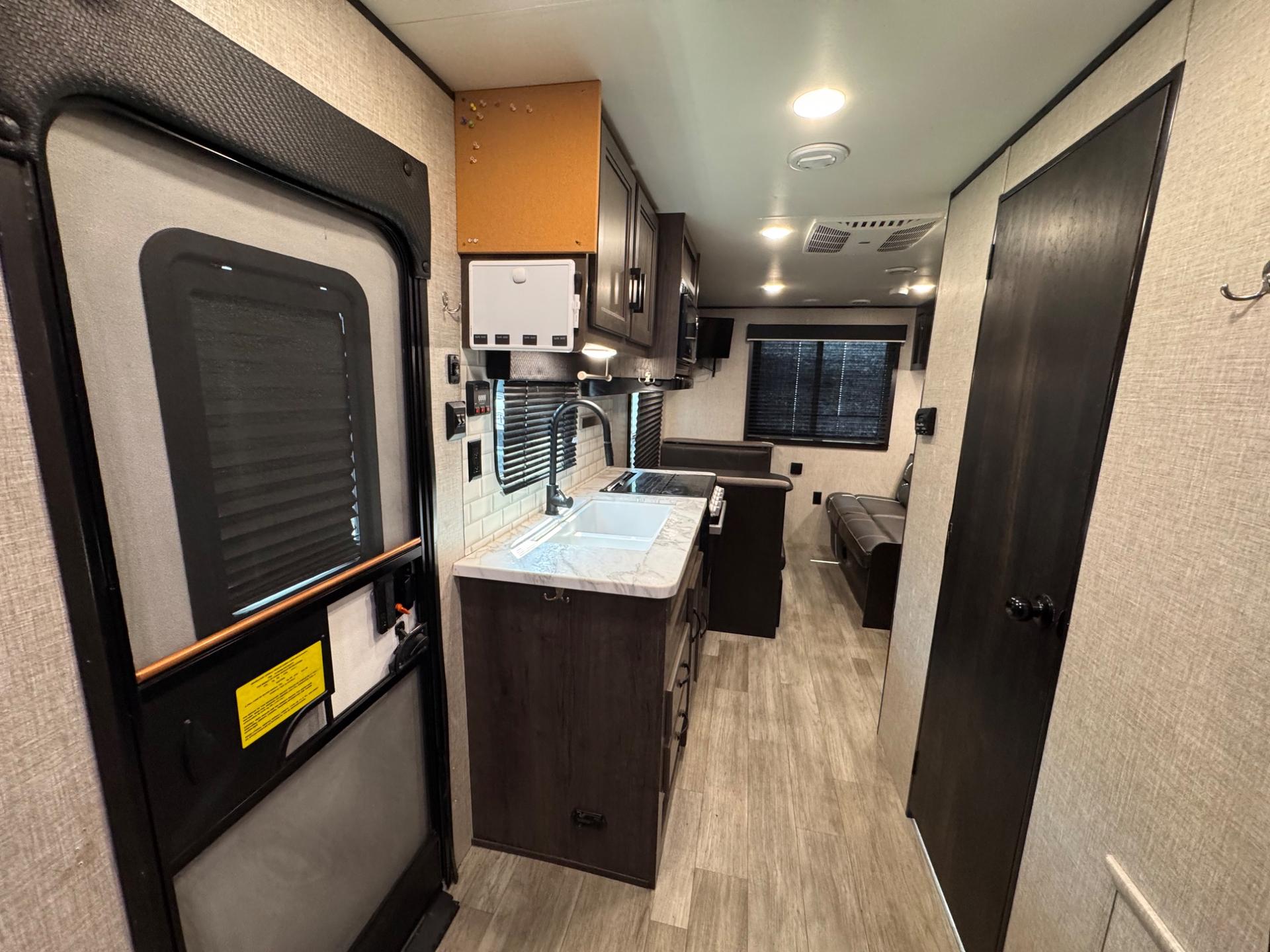 2022 Jayco 2022 Jayco Jayflight Rocky Mountain Edition - thumbnail 6