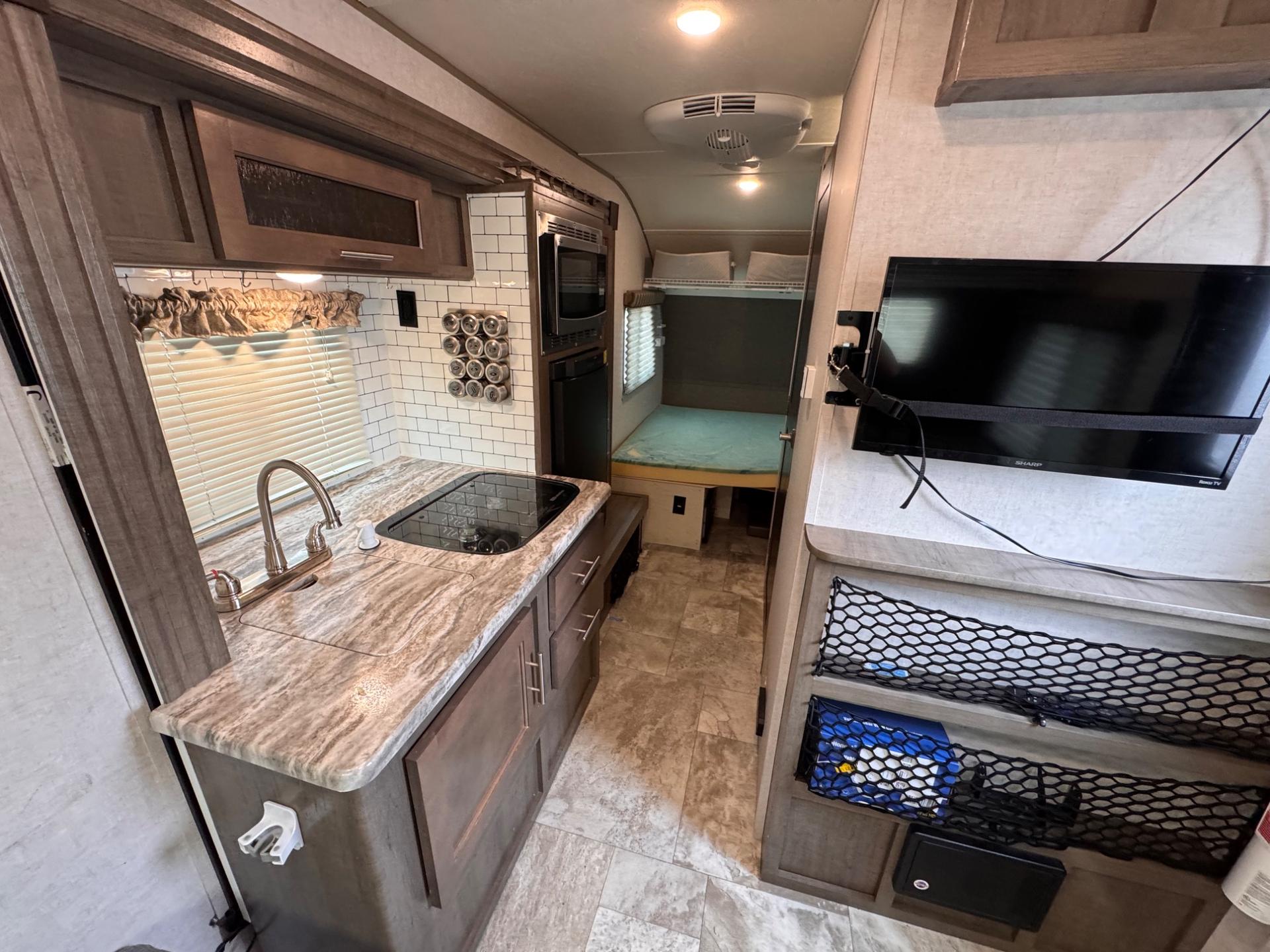 2018 Forest River 2018 Forest River R-Pod - thumbnail 5