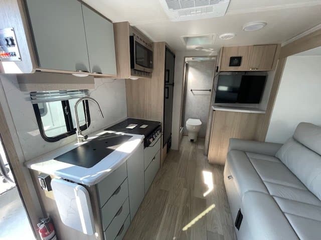 2023 Winnebago 2023 Winnebago Micro Minnie - thumbnail 8