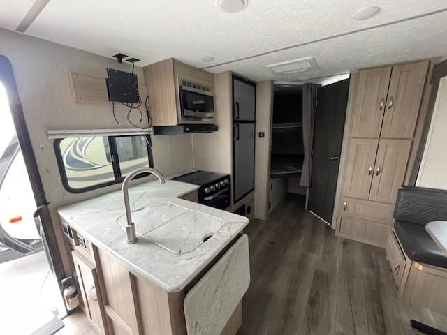 2021 Coachmen 2021 Coachmen Freedom Express - thumbnail 8