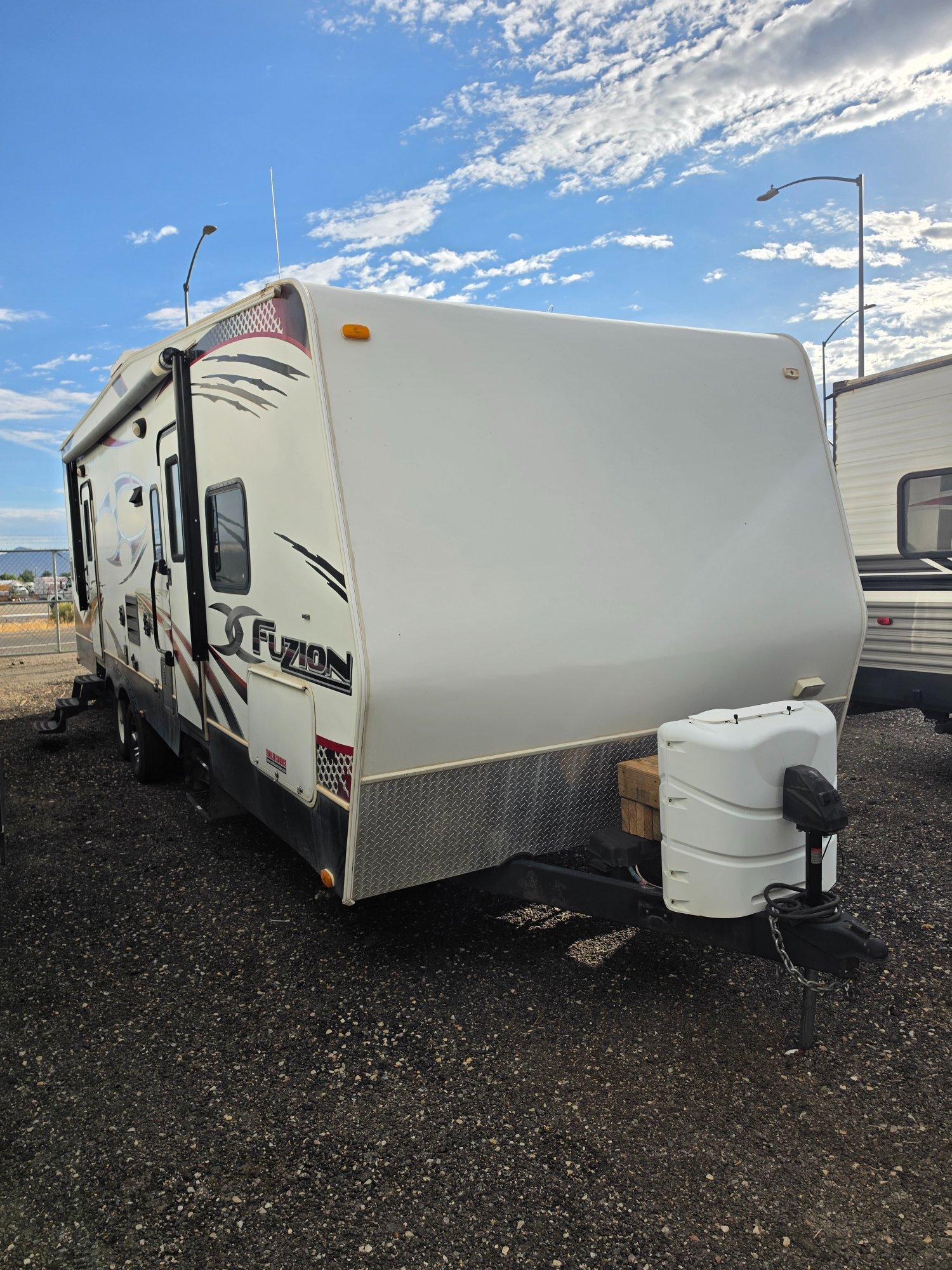 2012 Keystone Fuzion 300