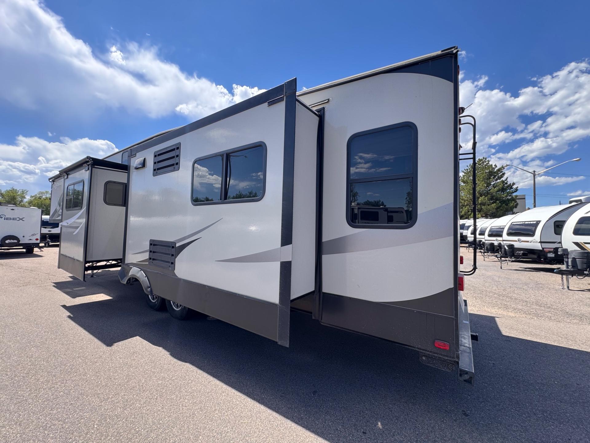 2019 Coachmen 2019 Coachmen Chaparral - thumbnail 4