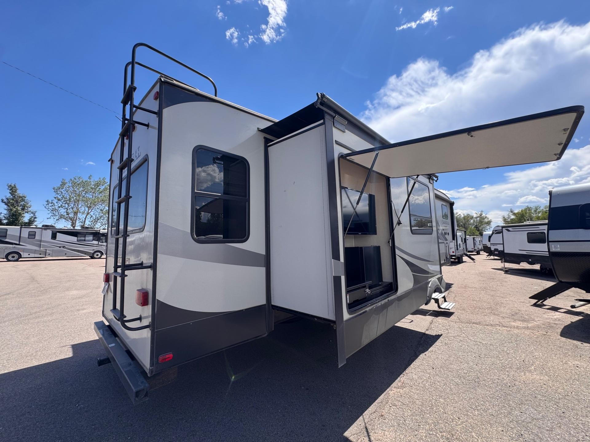 2019 Coachmen 2019 Coachmen Chaparral - thumbnail 5