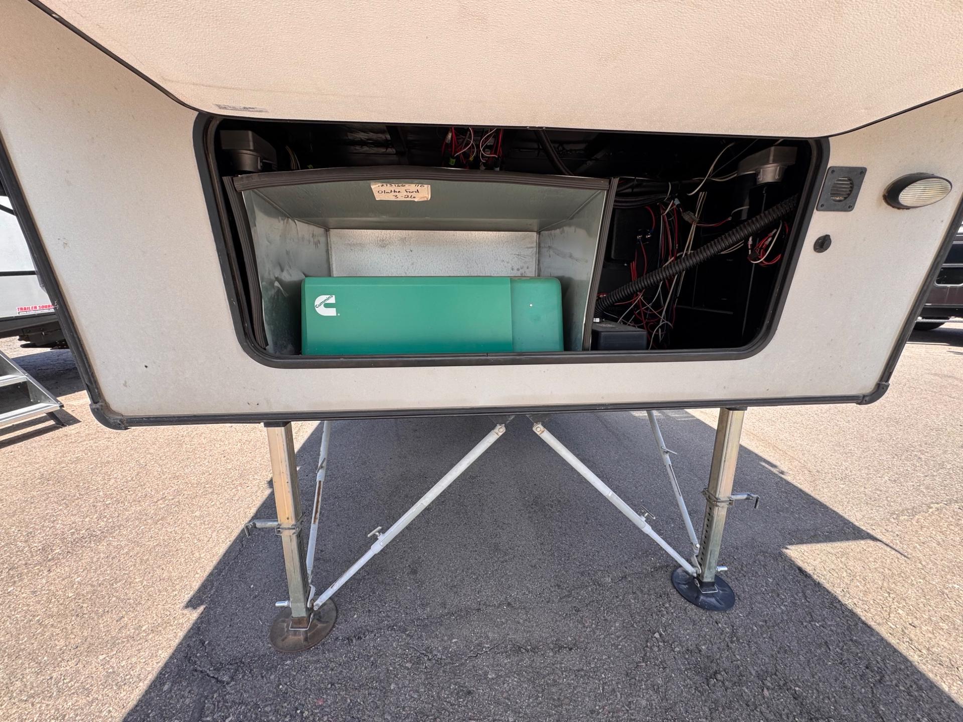 2019 Coachmen 2019 Coachmen Chaparral - thumbnail 7