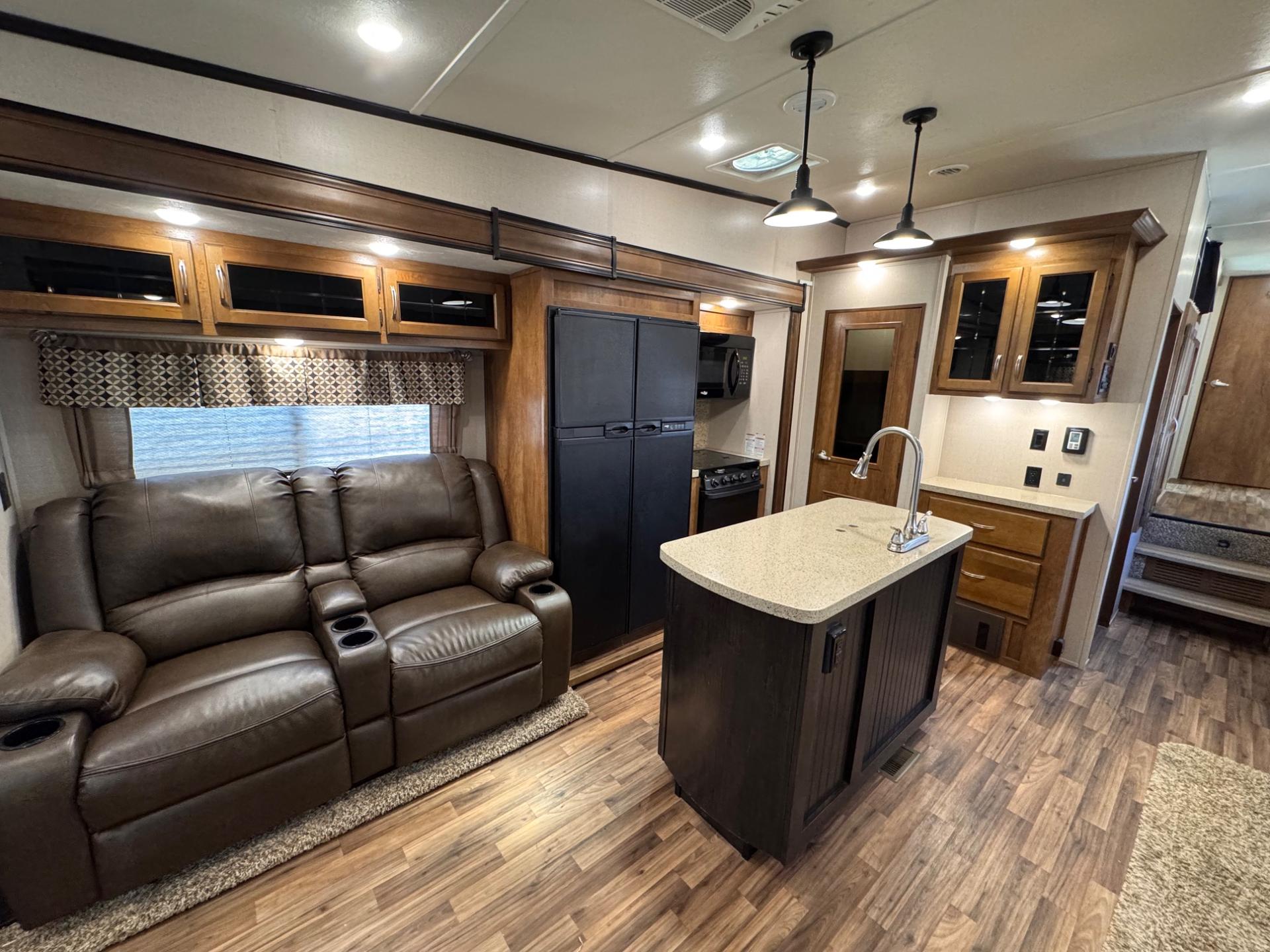 2019 Coachmen 2019 Coachmen Chaparral - thumbnail 10