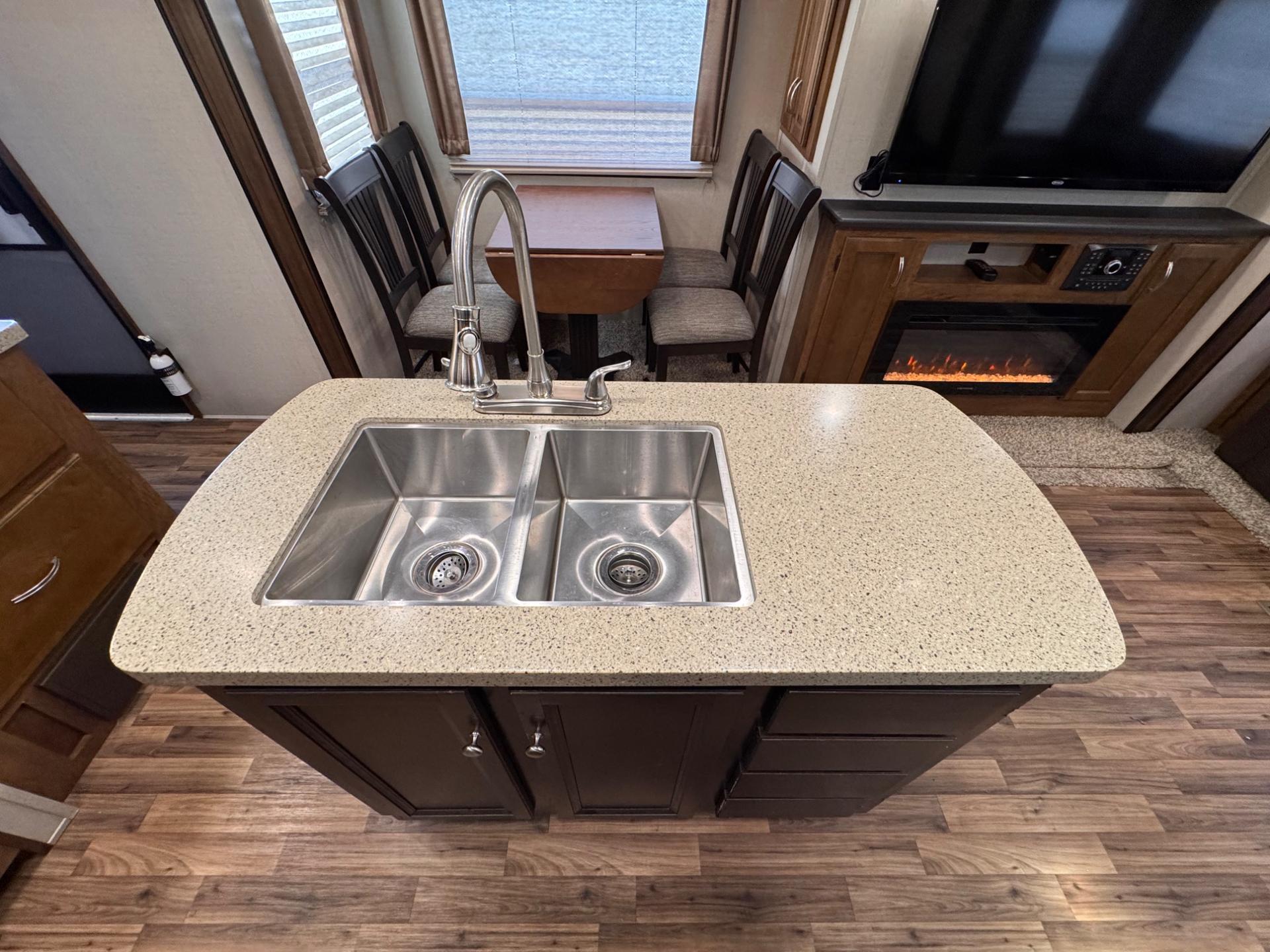 2019 Coachmen 2019 Coachmen Chaparral - thumbnail 19