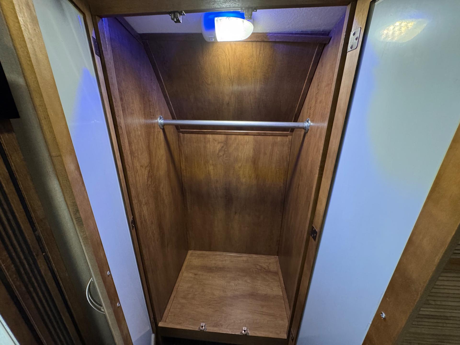 2019 Coachmen 2019 Coachmen Chaparral - thumbnail 37