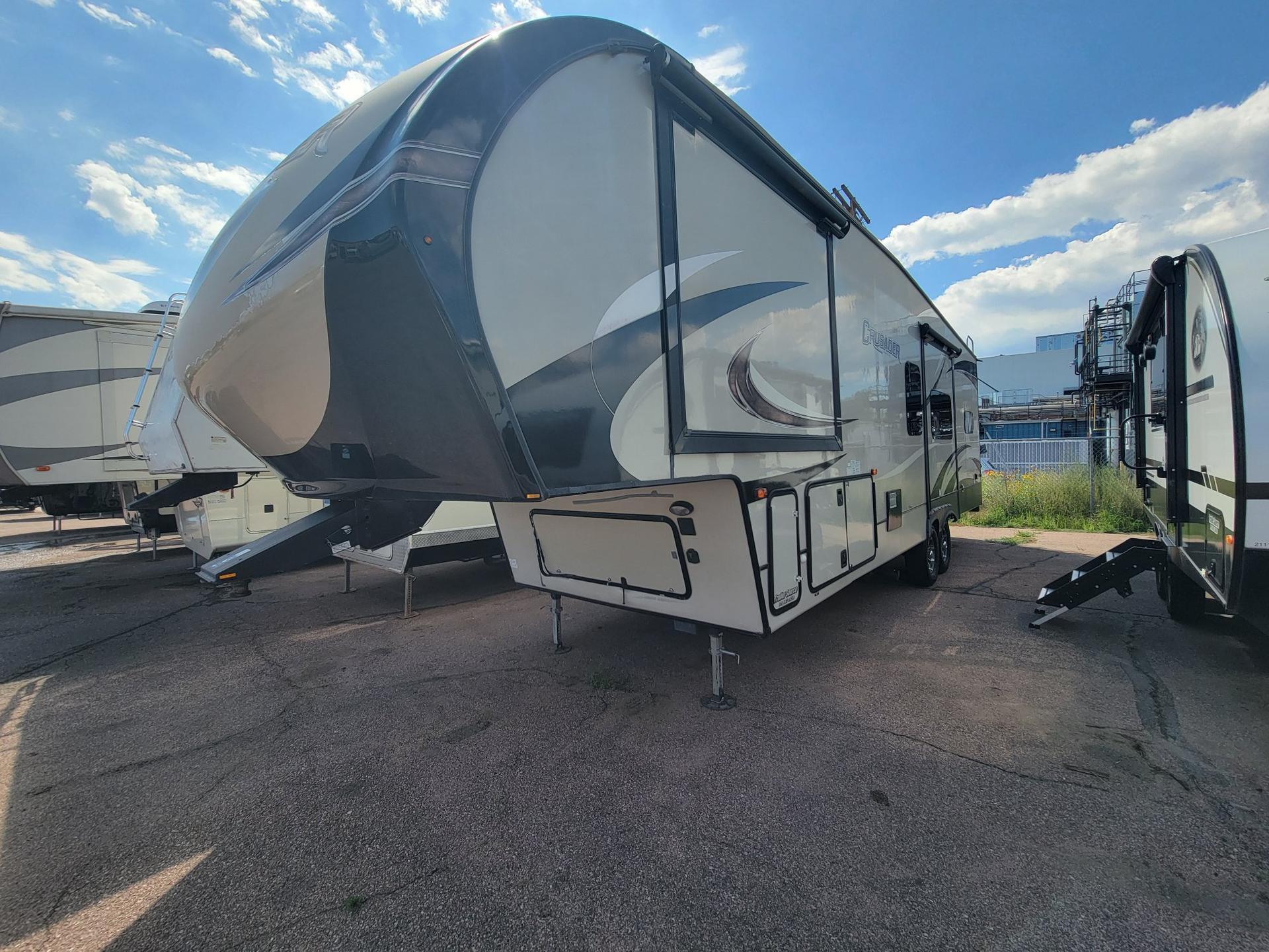 2018 Prime Time Crusader 319RKT