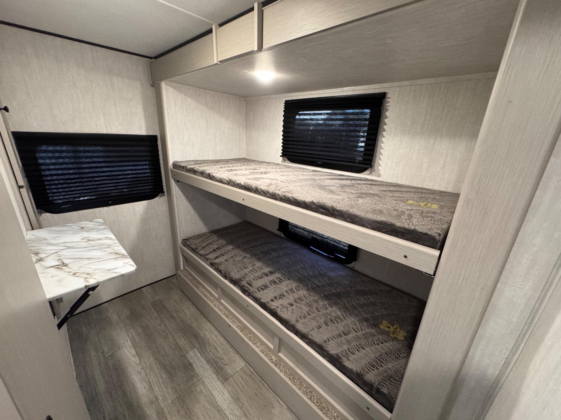 2025 Coachmen 2025 Coachmen Apex Ultra-Lite - thumbnail 20