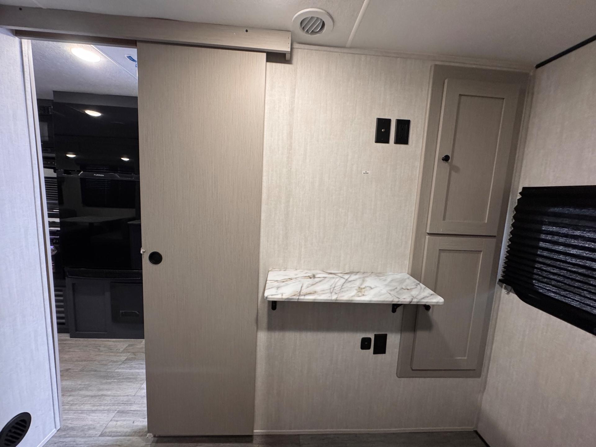 2025 Coachmen 2025 Coachmen Apex Ultra-Lite - thumbnail 22