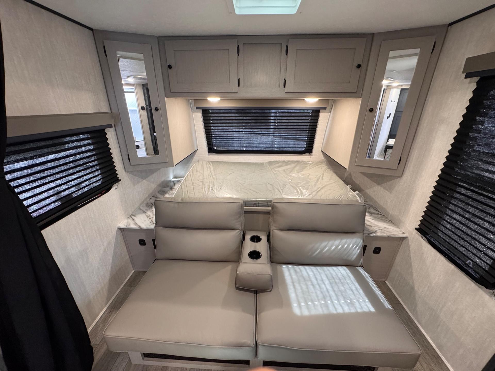 2025 Coachmen 2025 Coachmen Apex Ultra-Lite - thumbnail 24