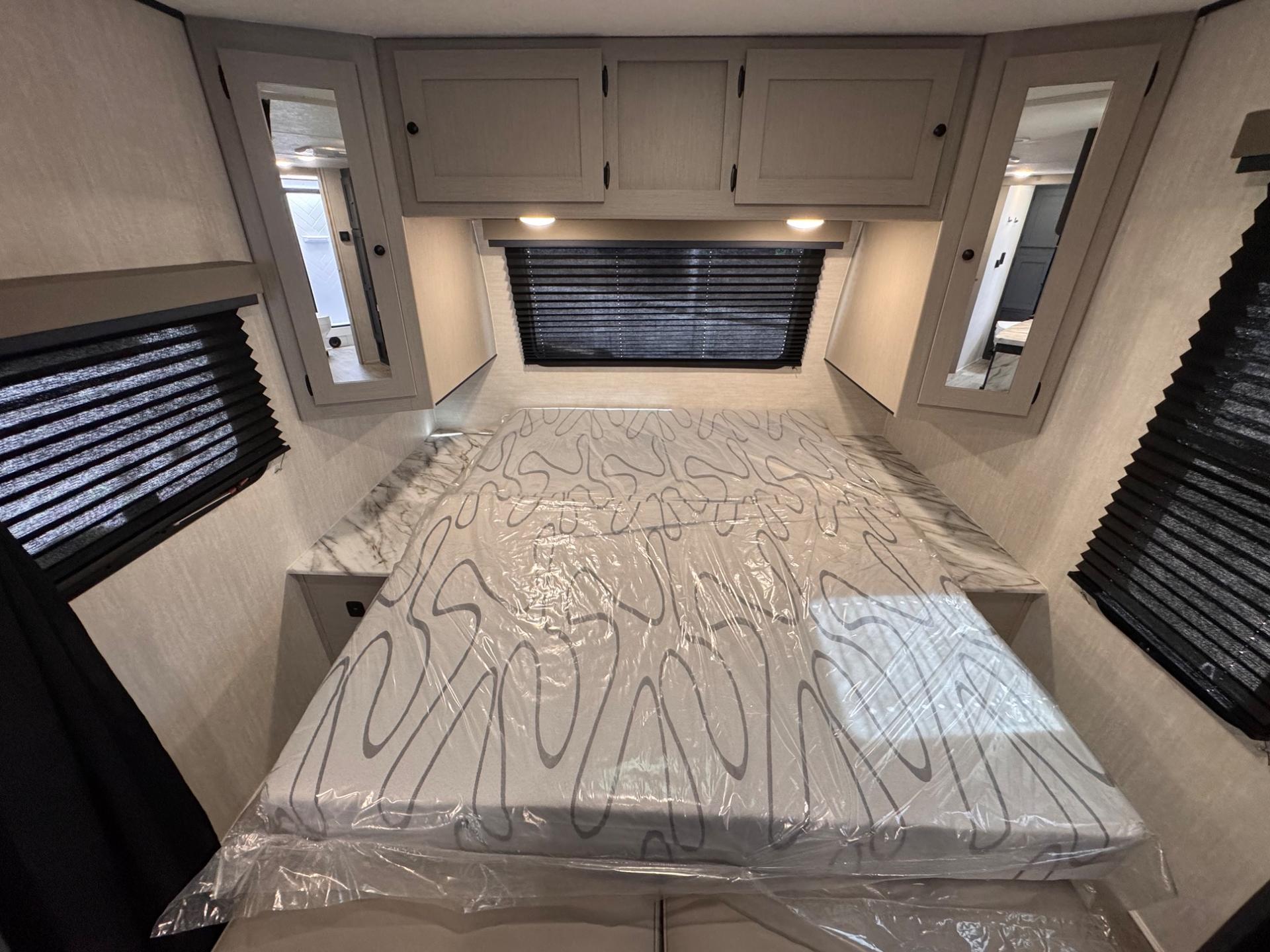 2025 Coachmen 2025 Coachmen Apex Ultra-Lite - thumbnail 25